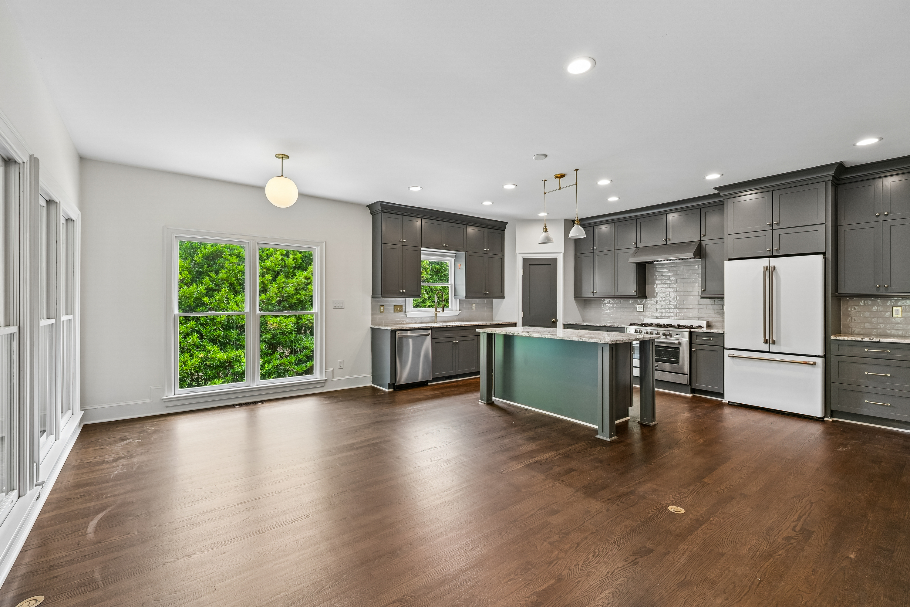 Photo 17 of 53 of 5609 Camilla Dr, Charlotte, NC