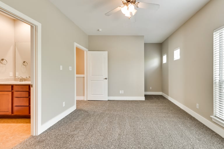 Photo 13 of 20 - 1606 Jensen Ct, Dallas, TX 75204