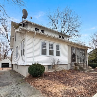 Property photo 1 of 10 Perrot St