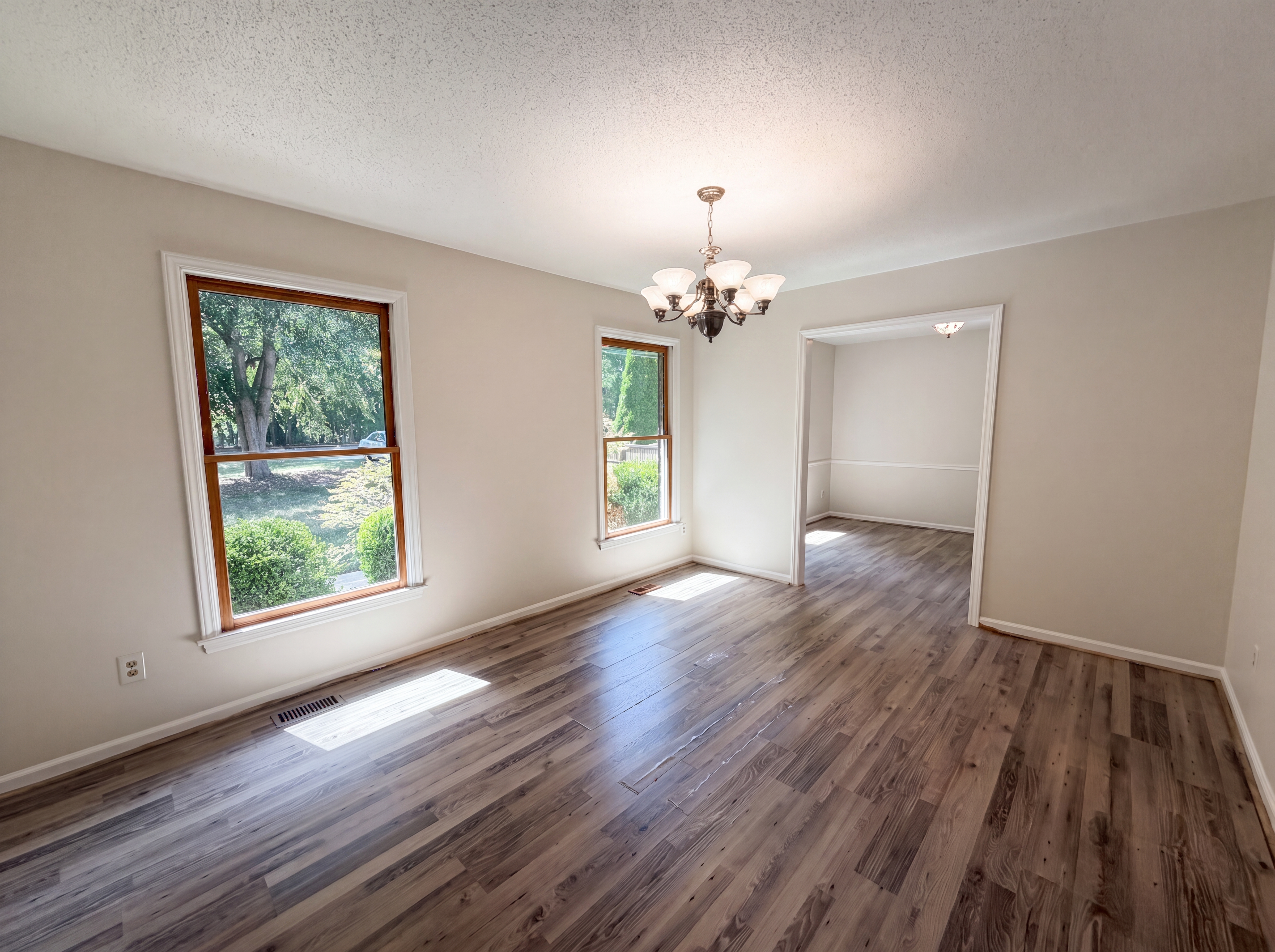 Photo 6 of 16 of 4822 Heritage Dr, Durham, NC