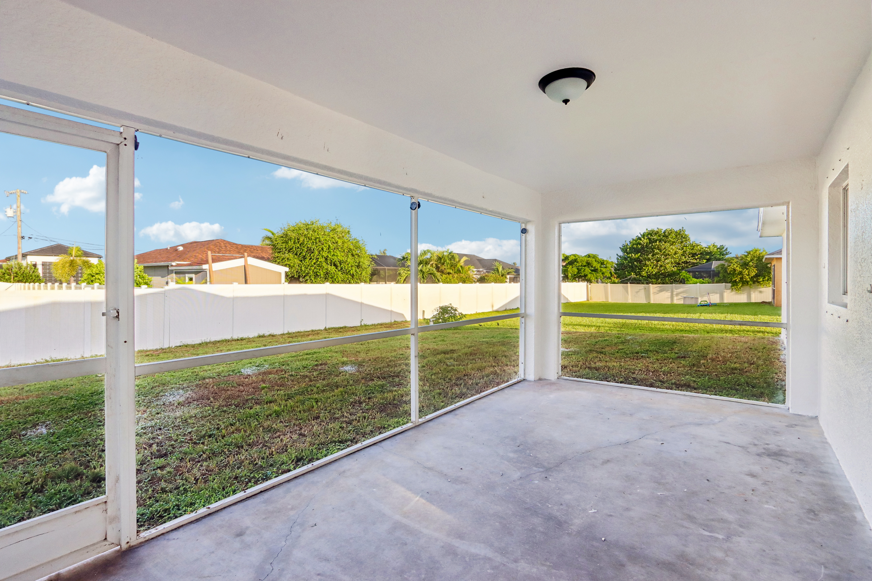 Photo 17 of 18 of 1136 SW 18th Ct, Cape Coral, FL