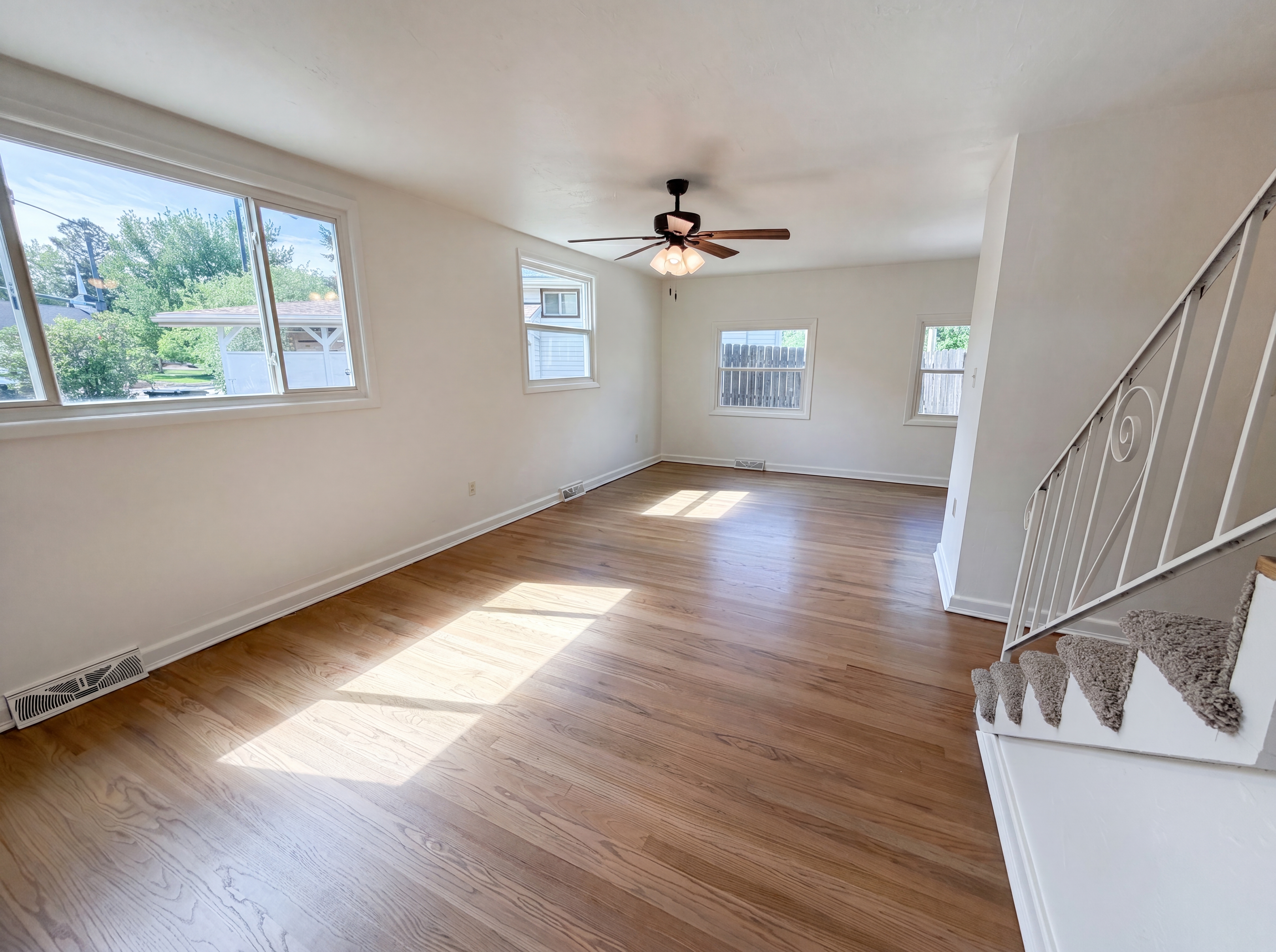 Photo 11 of 27 of 519 N Gilbert St, Castle Rock, CO