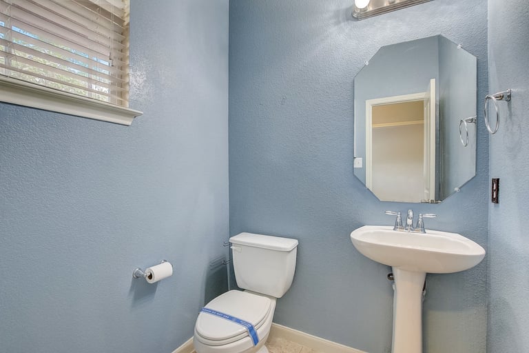 Photo 19 of 33 - 904 Alamo Plaza Dr, Cedar Park, TX 78613