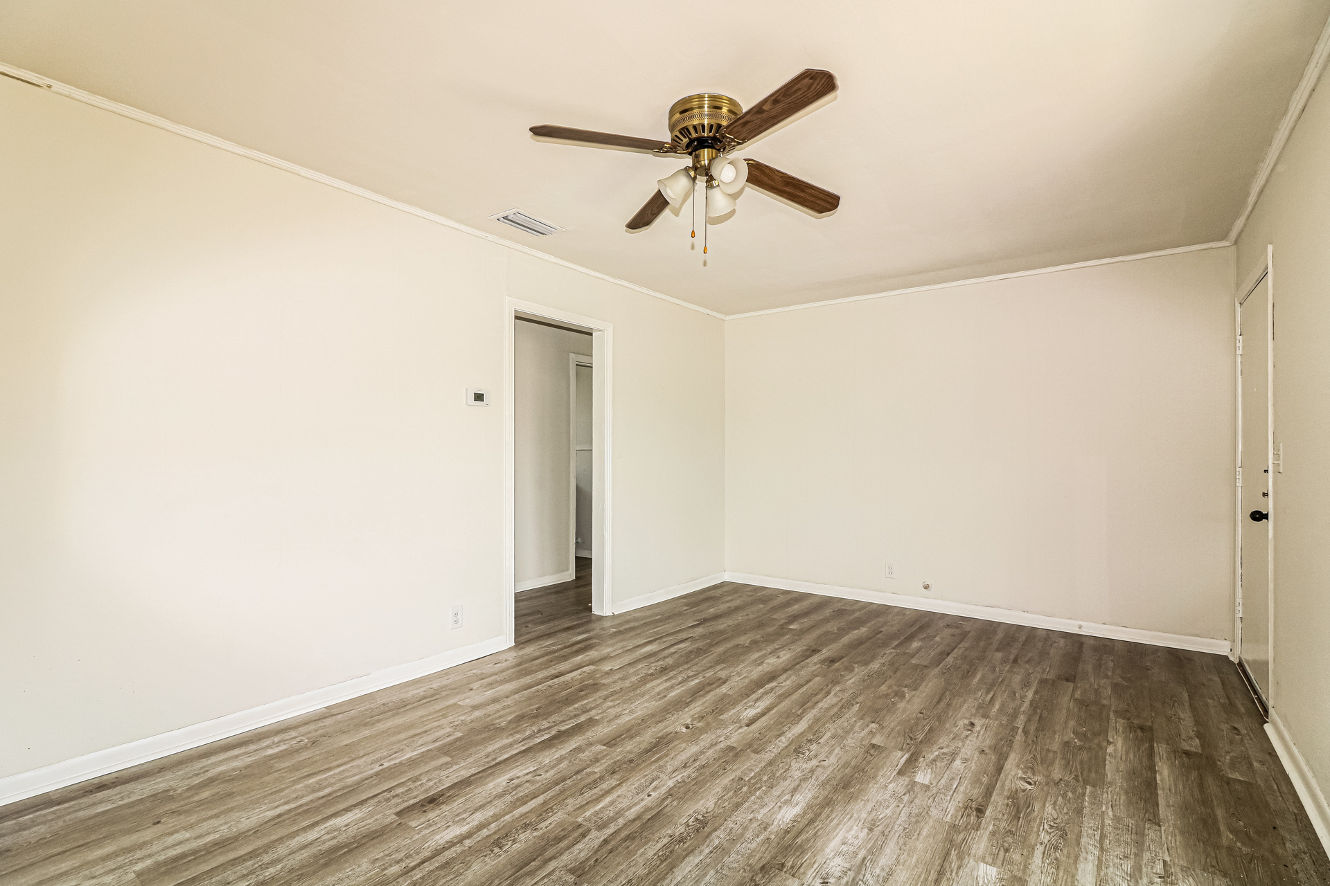 Photo 7 of 21 of 716 8th St, Portland, TX
