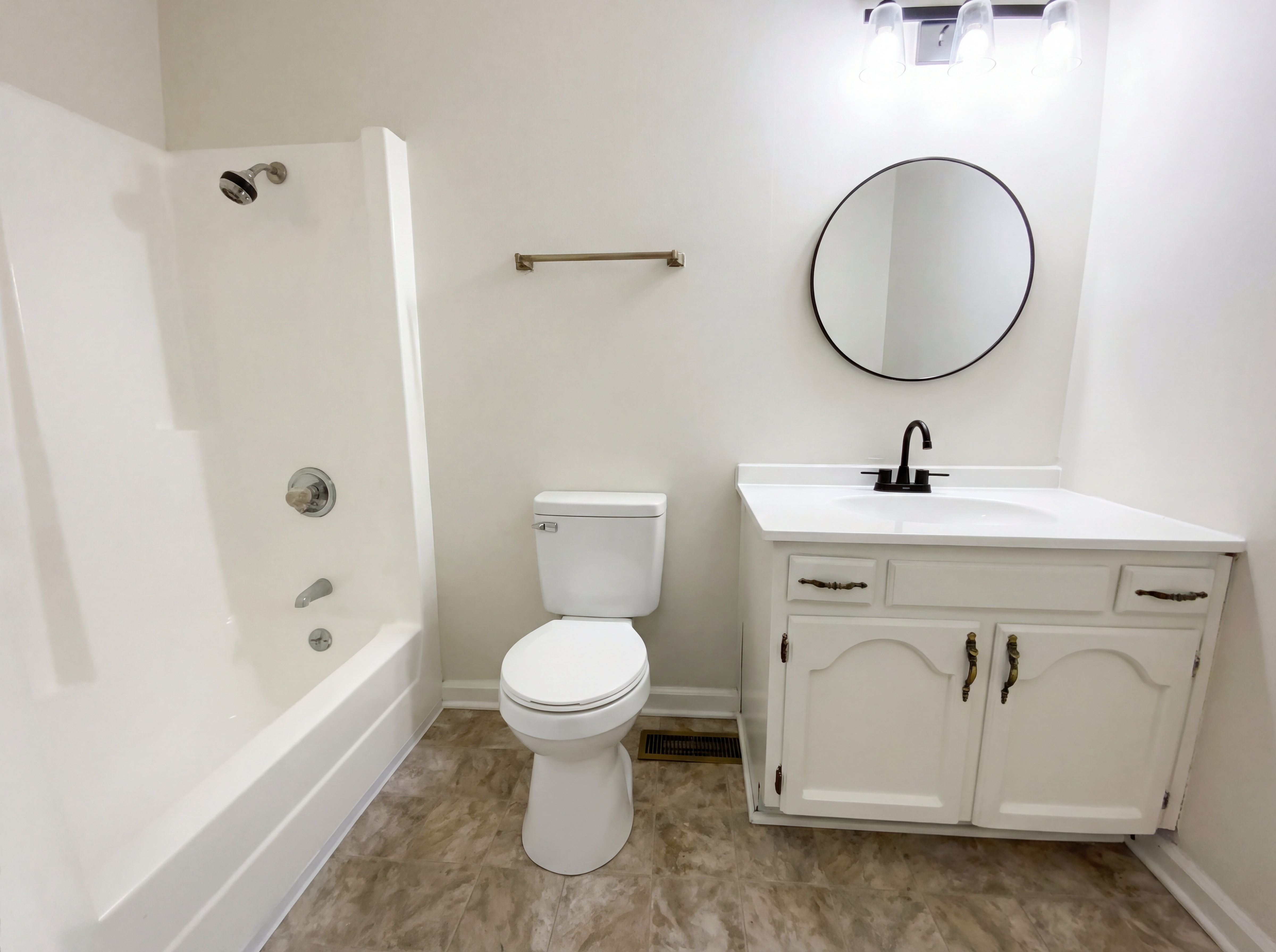 Photo 9 of 22 of 1111 3rd Ln, Pleasant Grove, AL