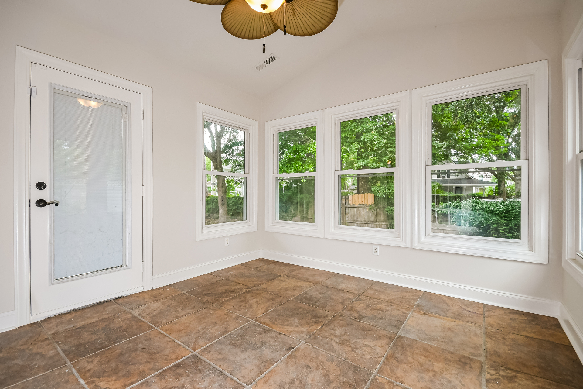 Photo 7 of 22 of 321 Eastover Cir, Summerville, SC