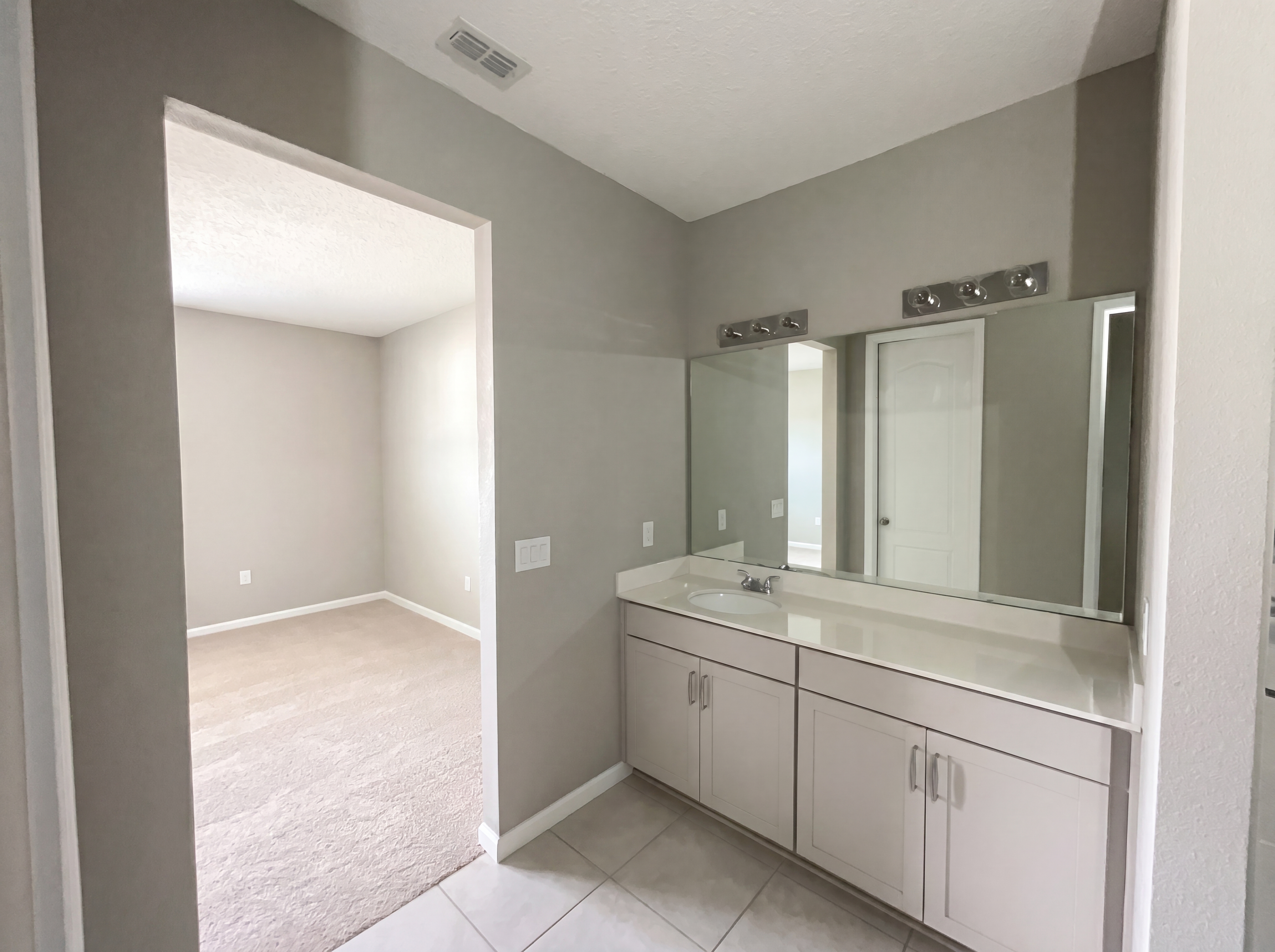 Photo 15 of 29 of 2526 W End Dr, Saint Cloud, FL