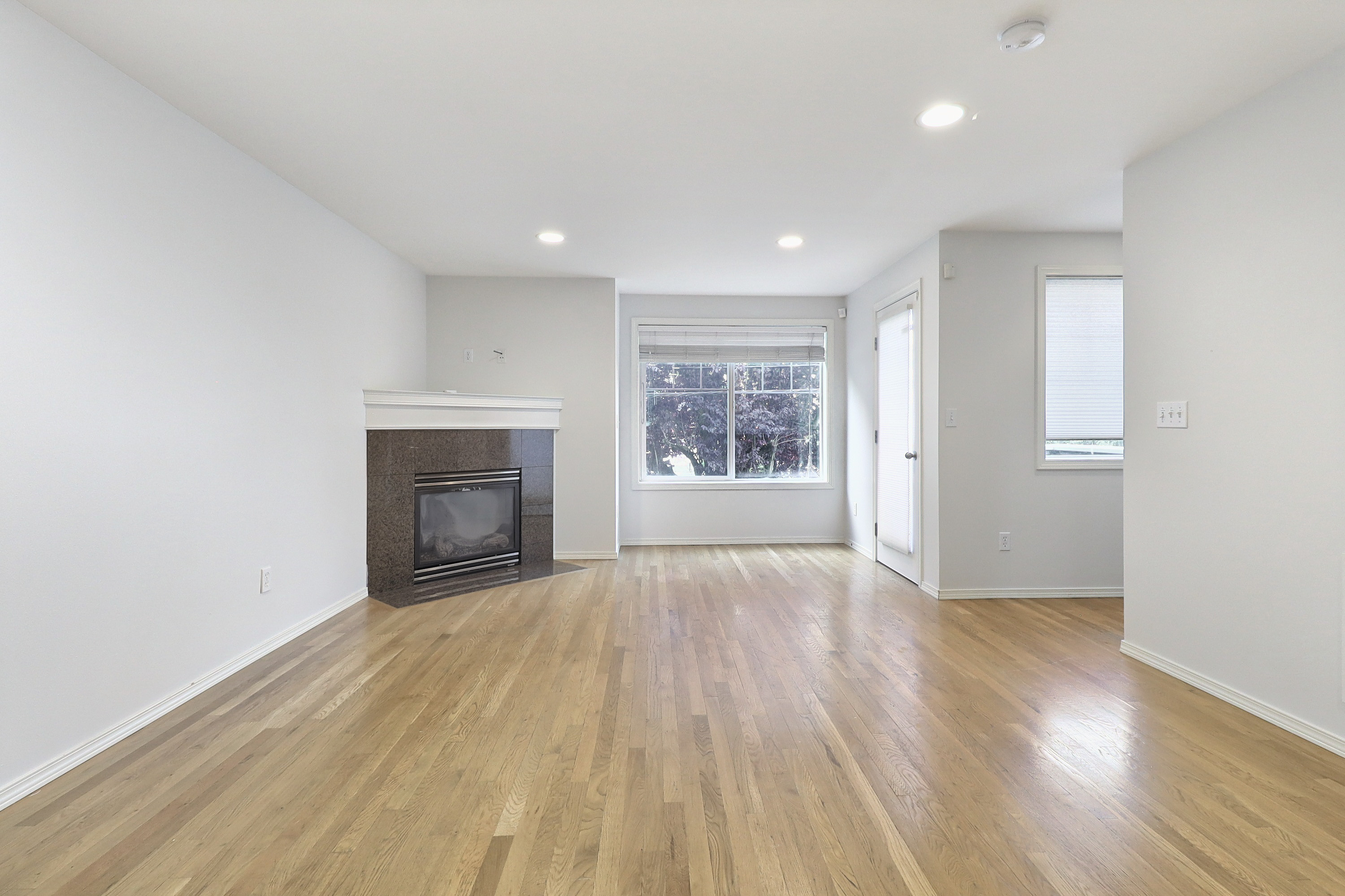 Photo 3 of 21 of 8504 Nesbit Ave N, Seattle, WA