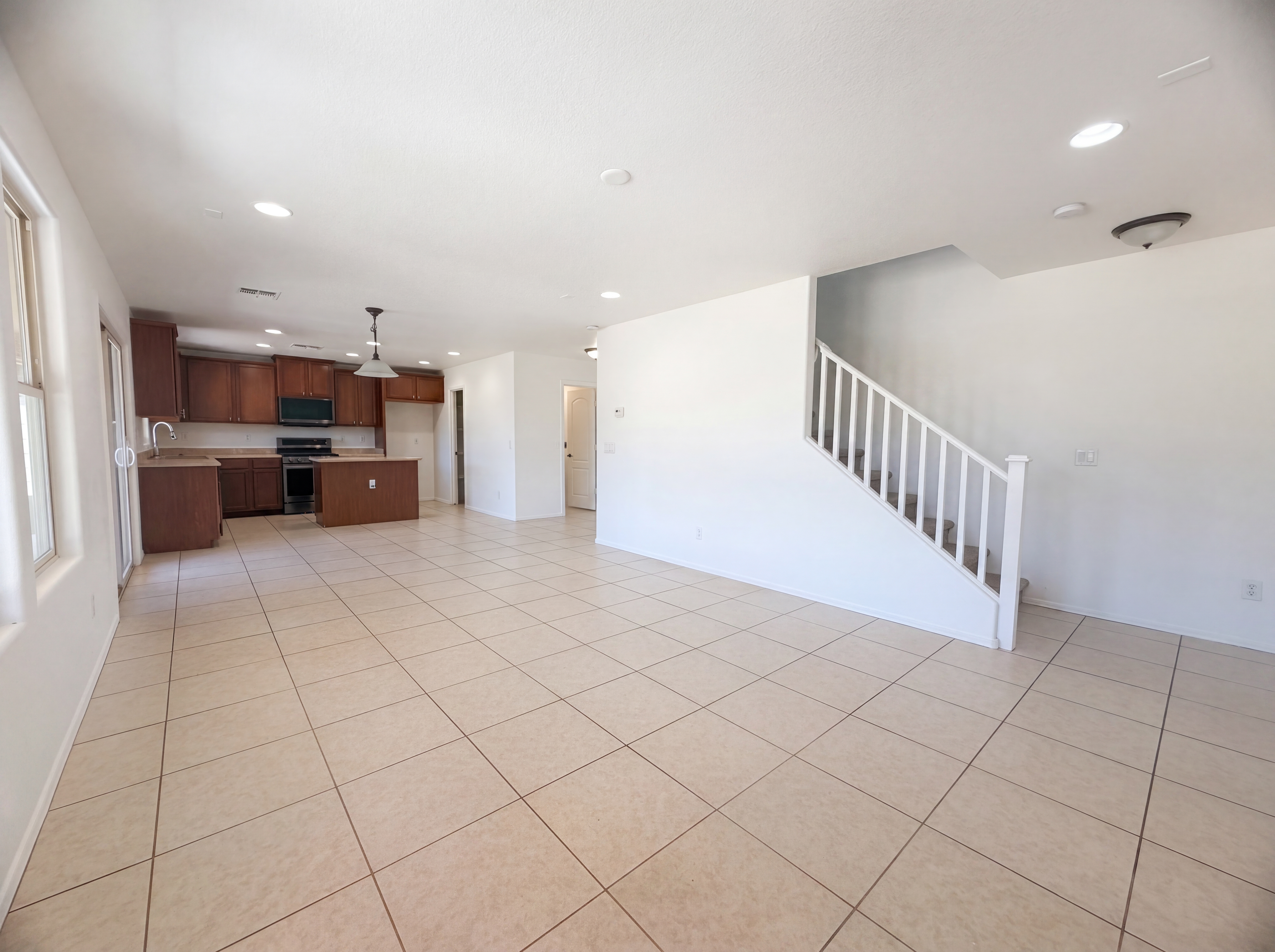 Photo 3 of 18 of 1043 E Daniella Dr, San Tan Valley, AZ