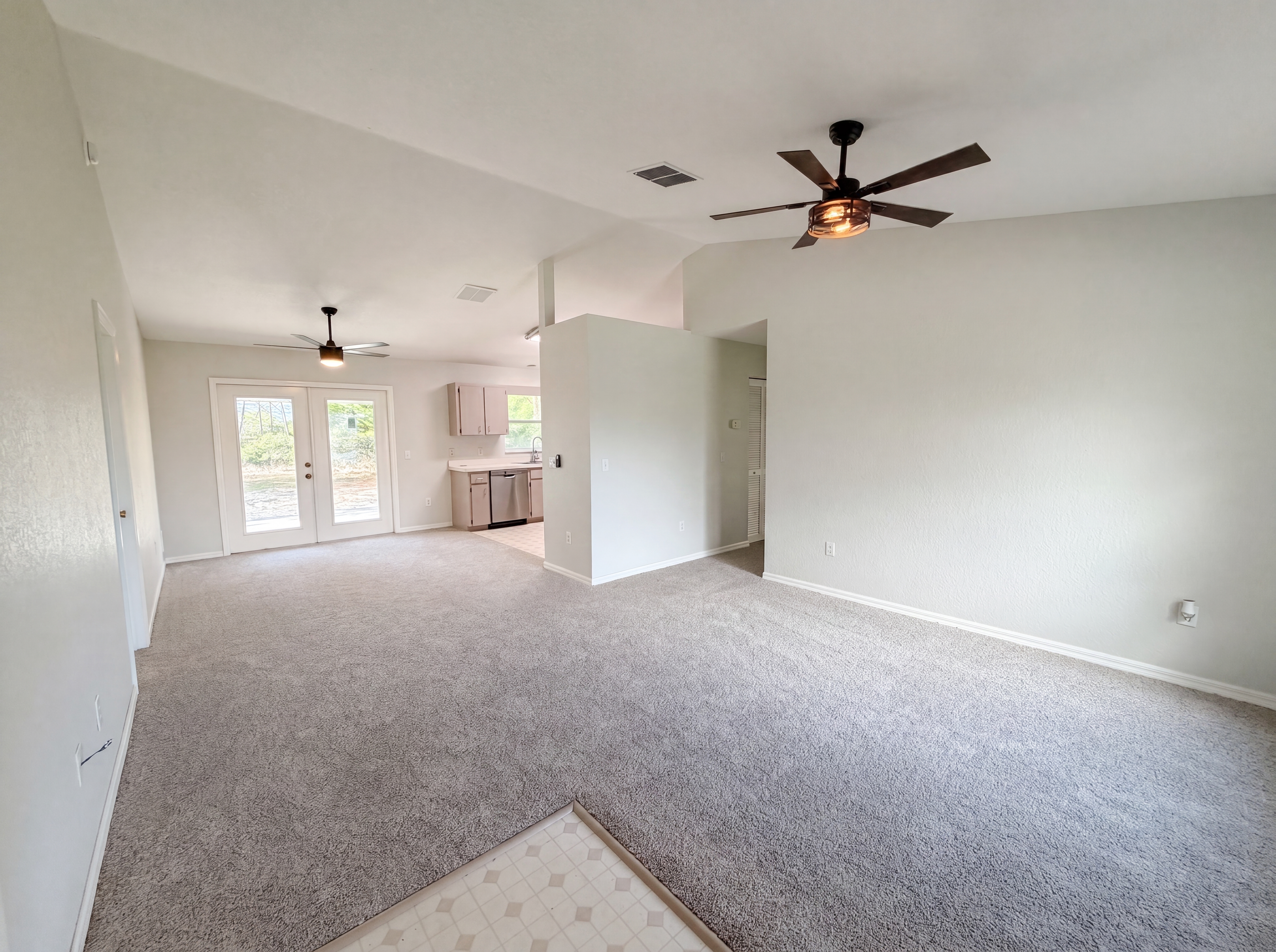 Photo 4 of 25 of 17956 SW 25th Avenue Rd, Ocala, FL