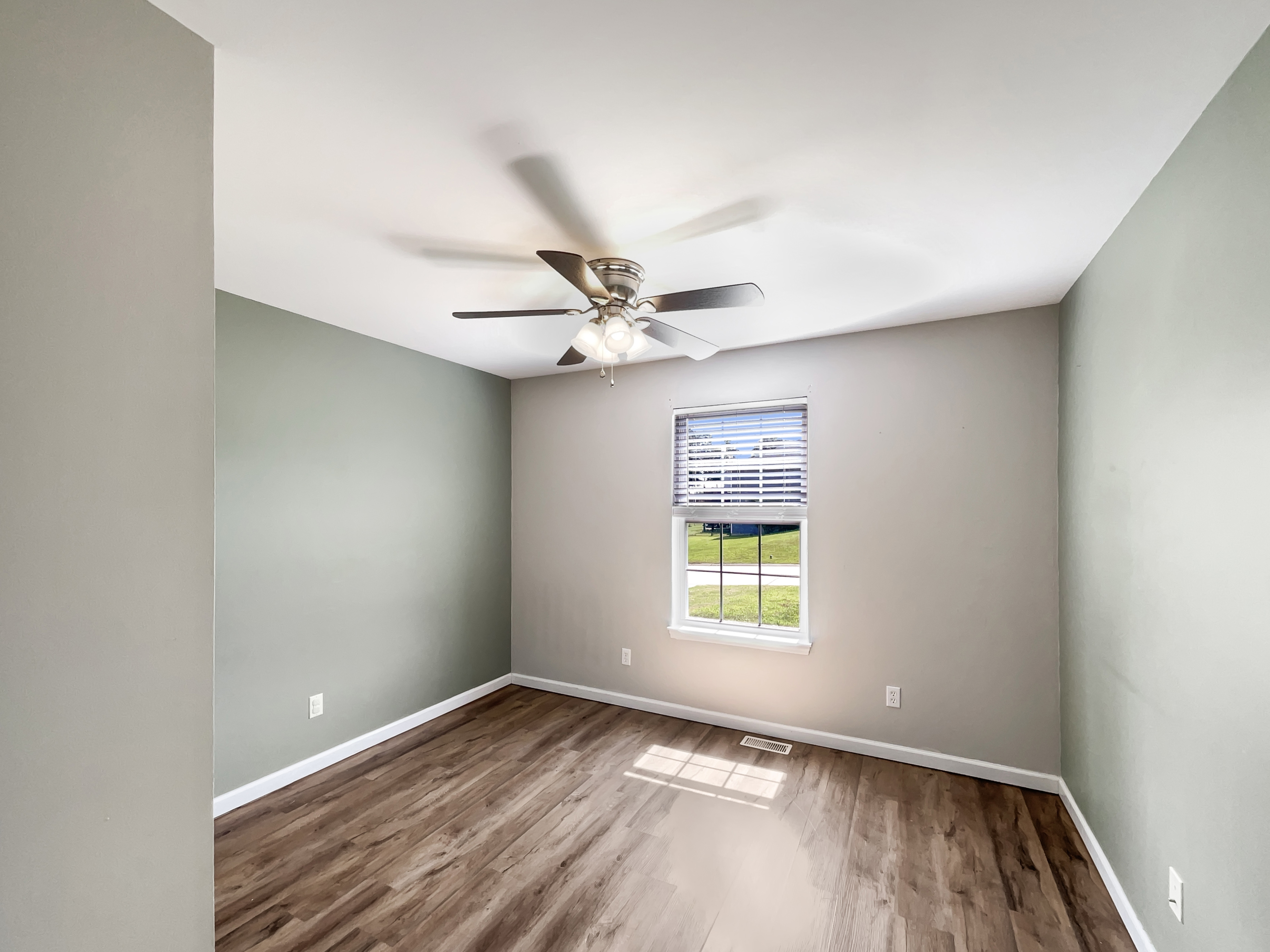 Photo 4 of 25 of 191 Gardenia Dr, Troy, MO
