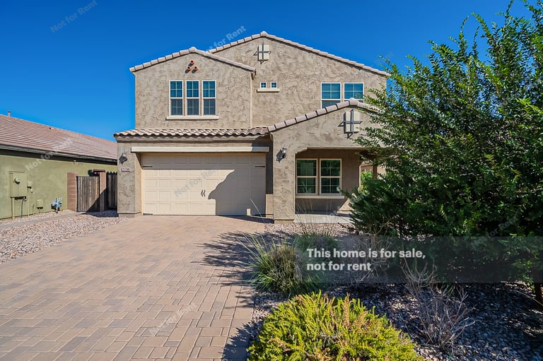Photo 1 of 16 - 2736 E Mews Rd, Gilbert, AZ 85298