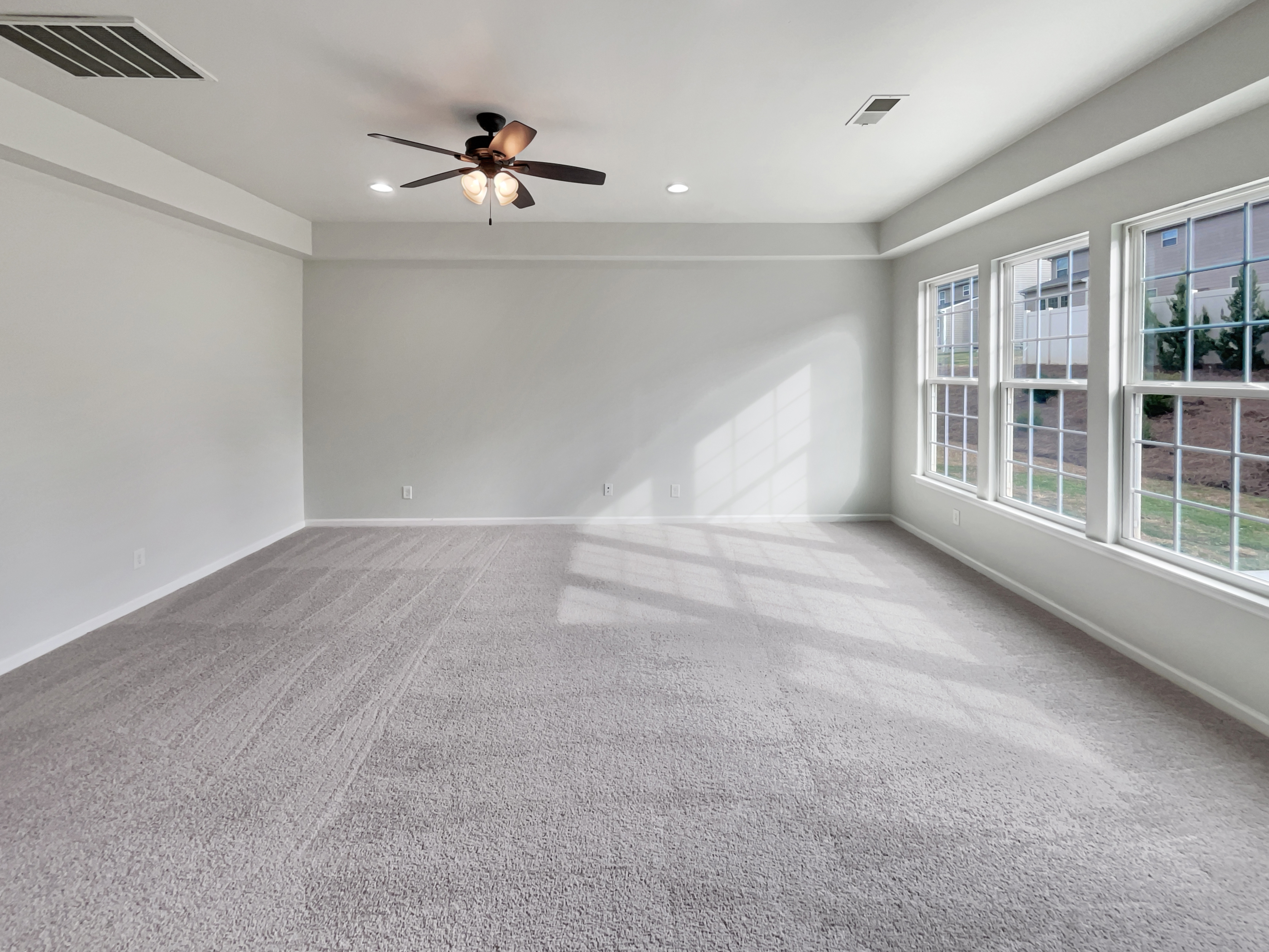 Photo 13 of 27 of 833 Westerland Ct, Gastonia, NC