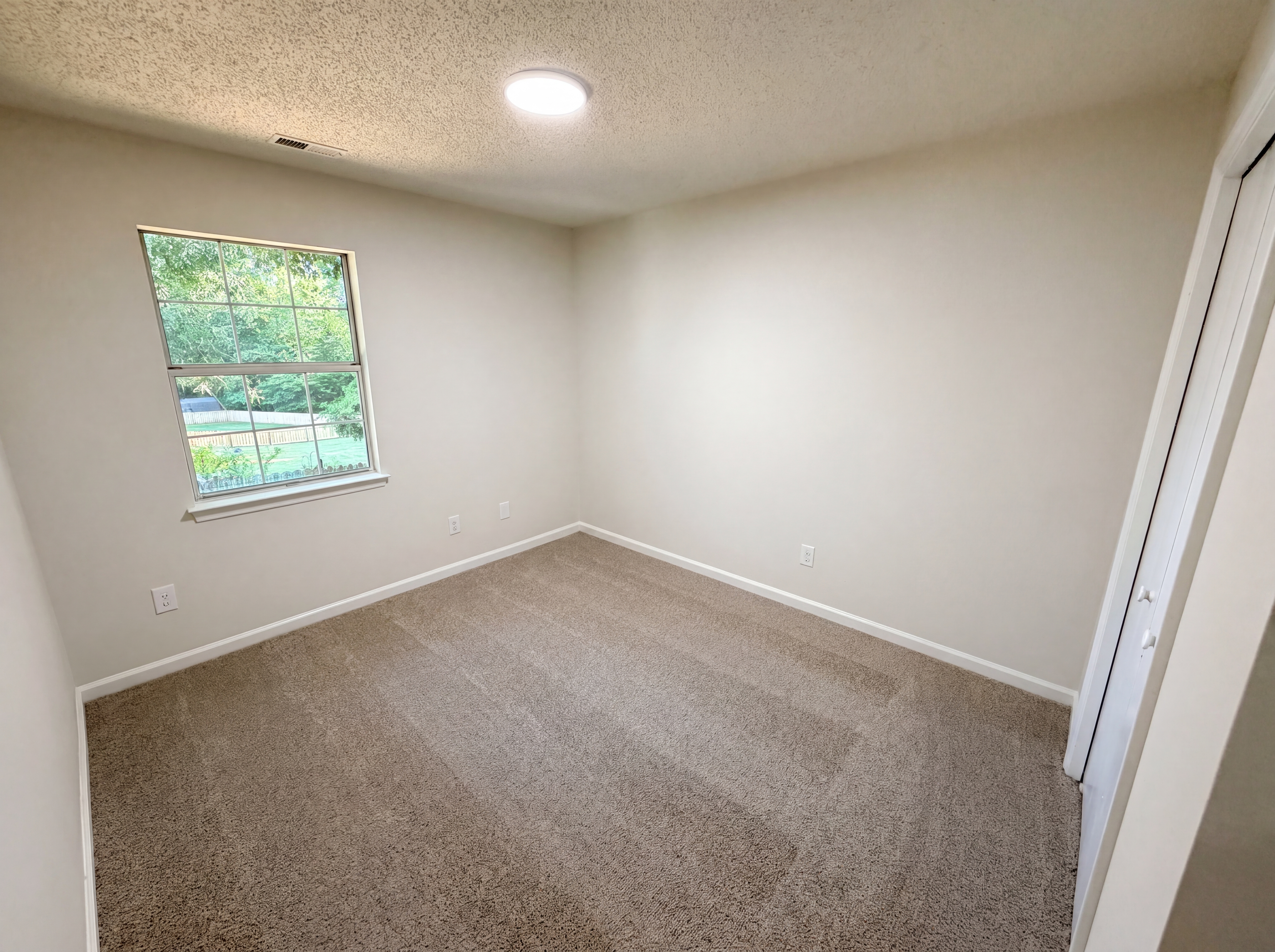 Photo 18 of 24 of 4720 Topsail Ct, Charlotte, NC