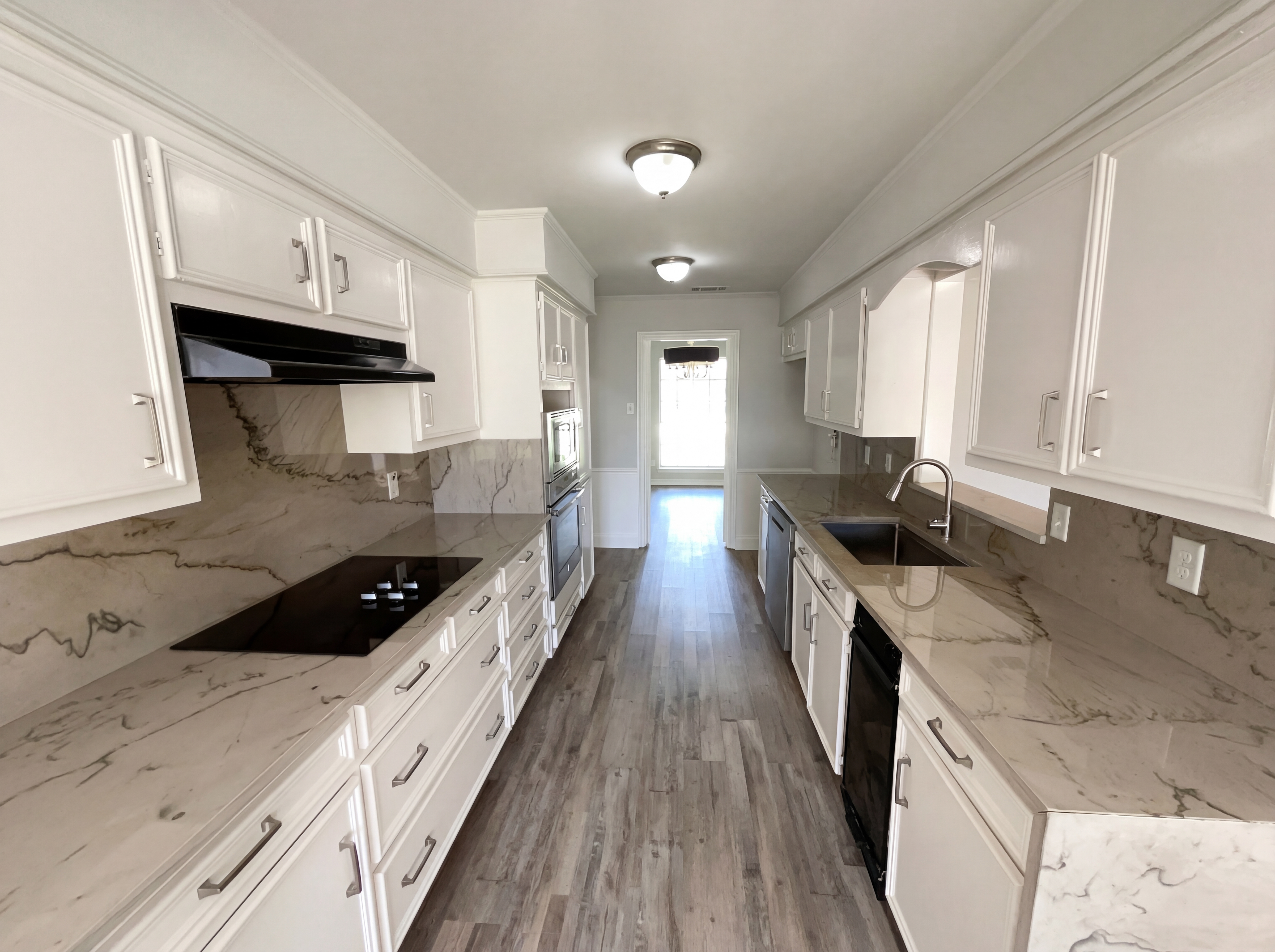 Photo 2 of 19 of 2800 N Surrey Dr, Carrollton, TX