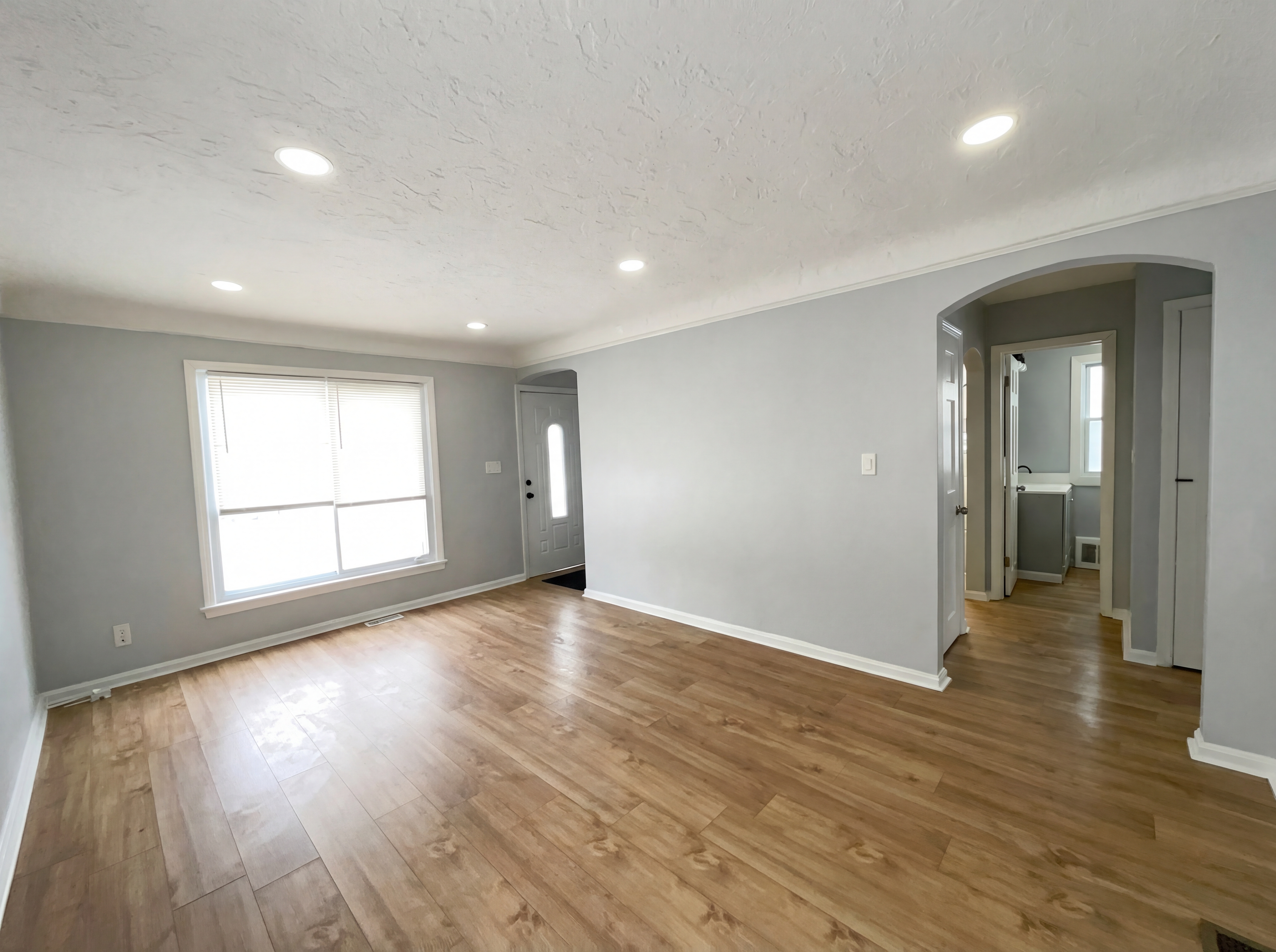 Photo 3 of 19 of 17409 Mapleboro Ave, Maple Heights, OH