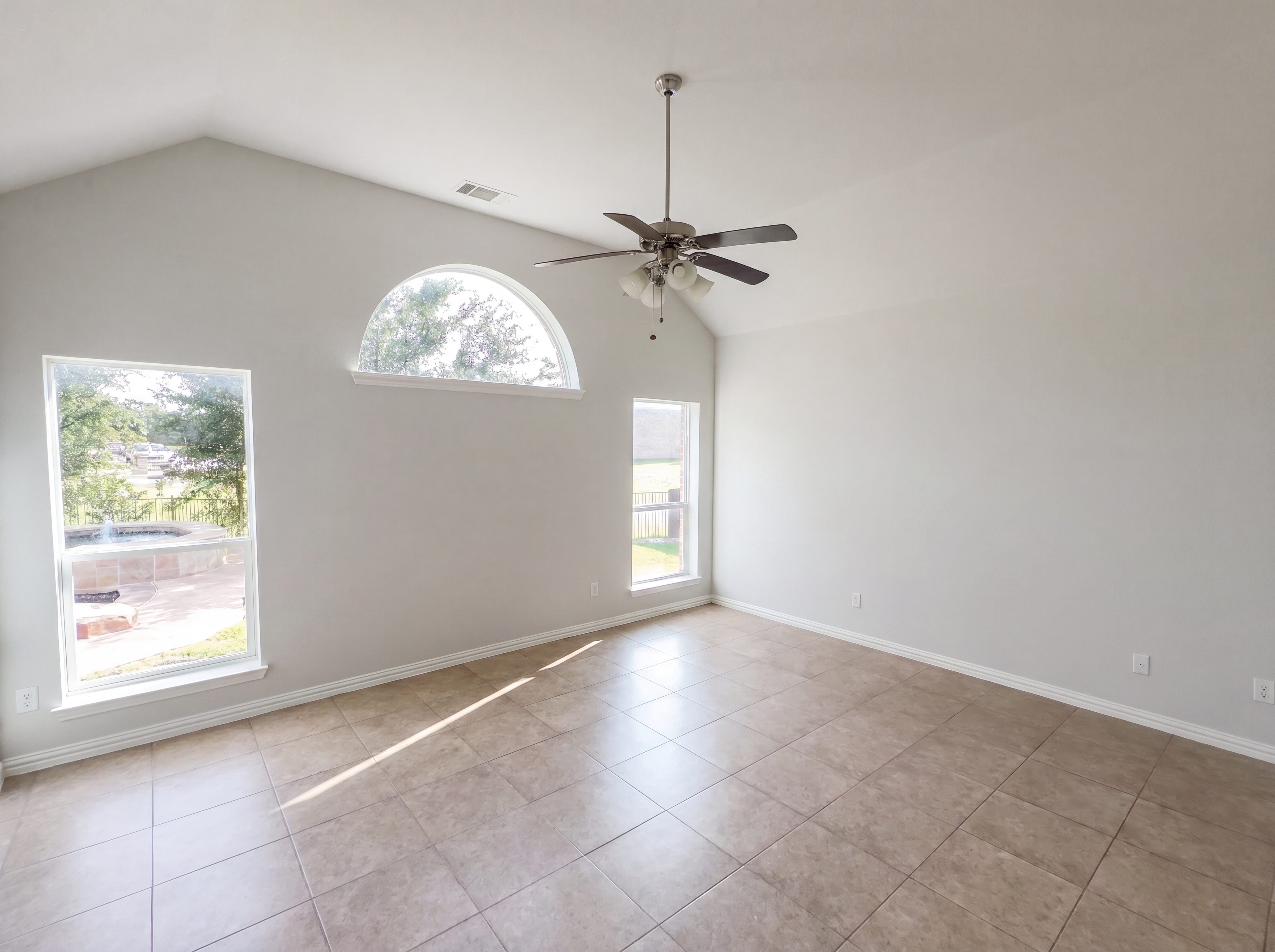 Photo 7 of 23 of 3105 Bridgewater Dr, Little Elm, TX