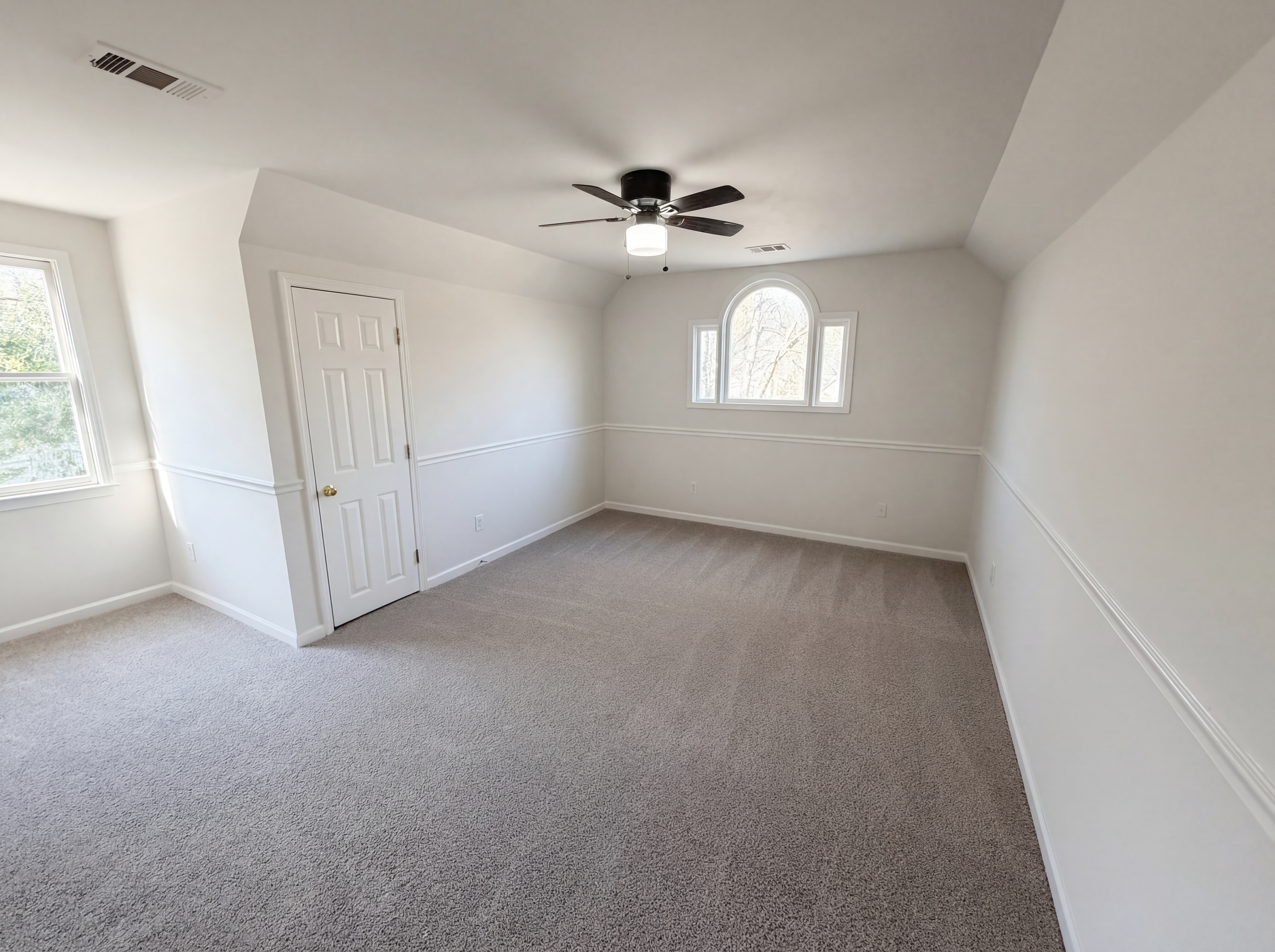 Photo 18 of 25 of 5011 Lake Holw, Douglasville, GA