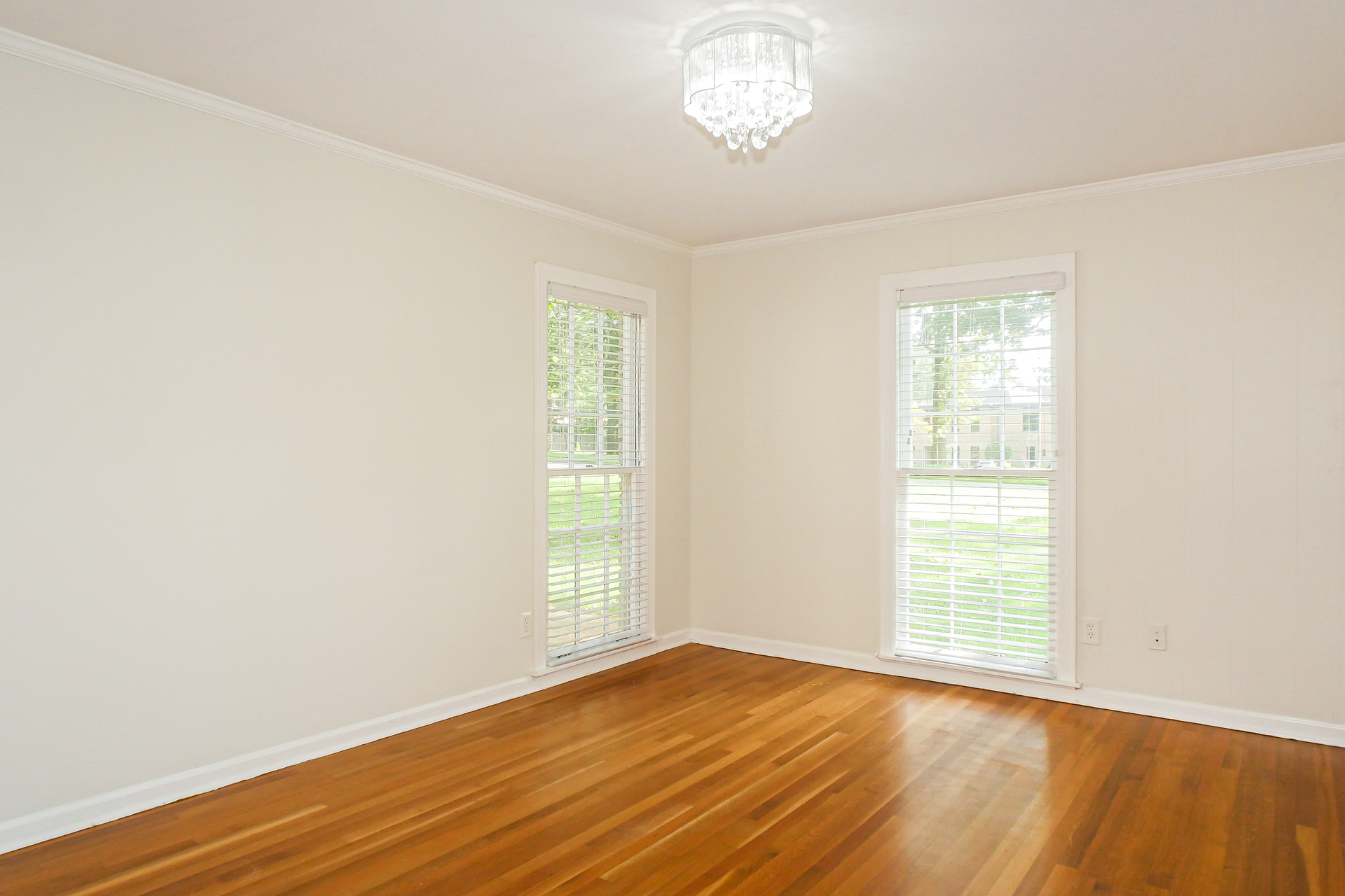 Photo 3 of 22 of 2415 Kirby Rd, Memphis, TN