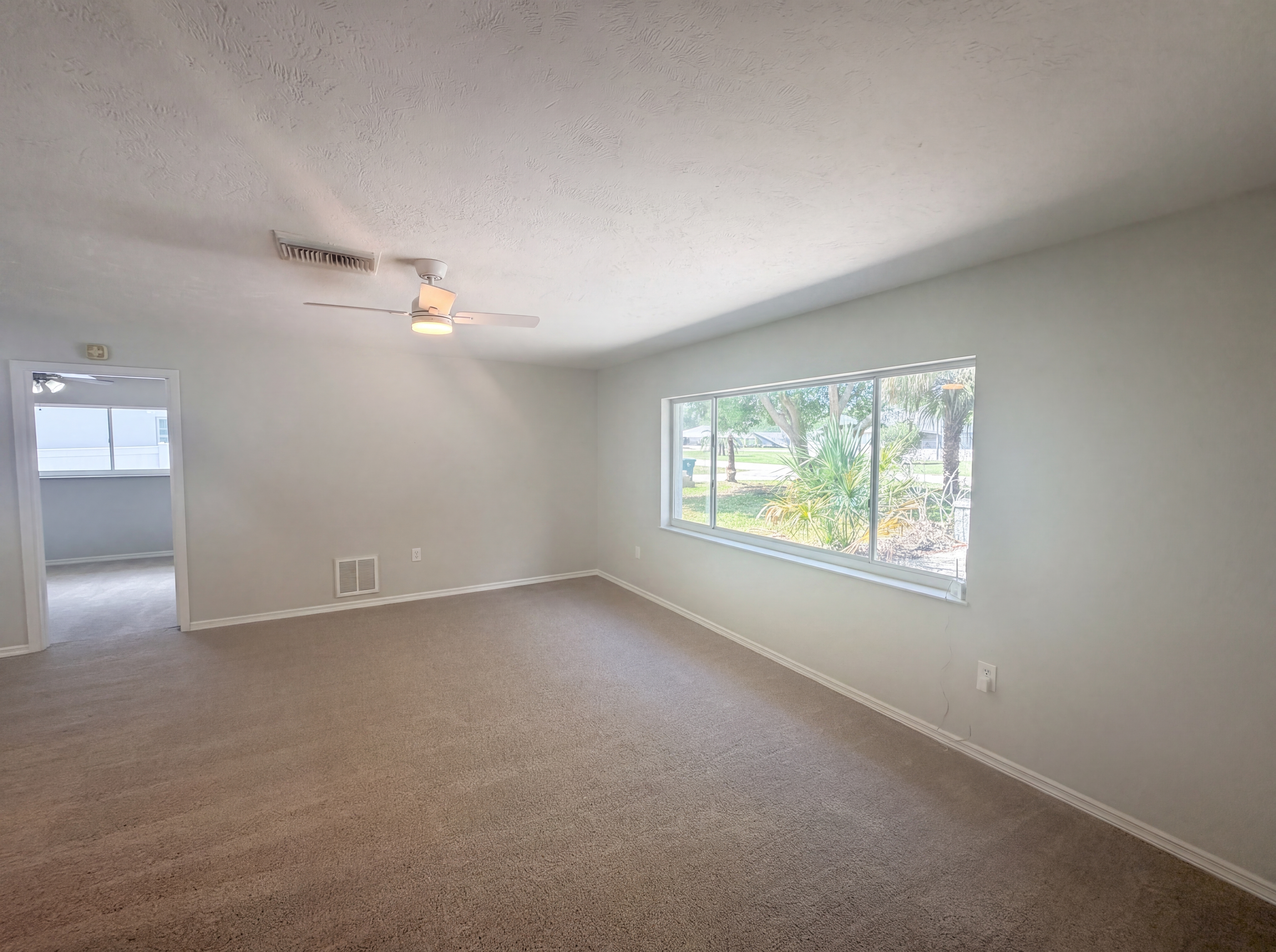 Photo 13 of 23 of 5134 Quintilis St, Spring Hill, FL