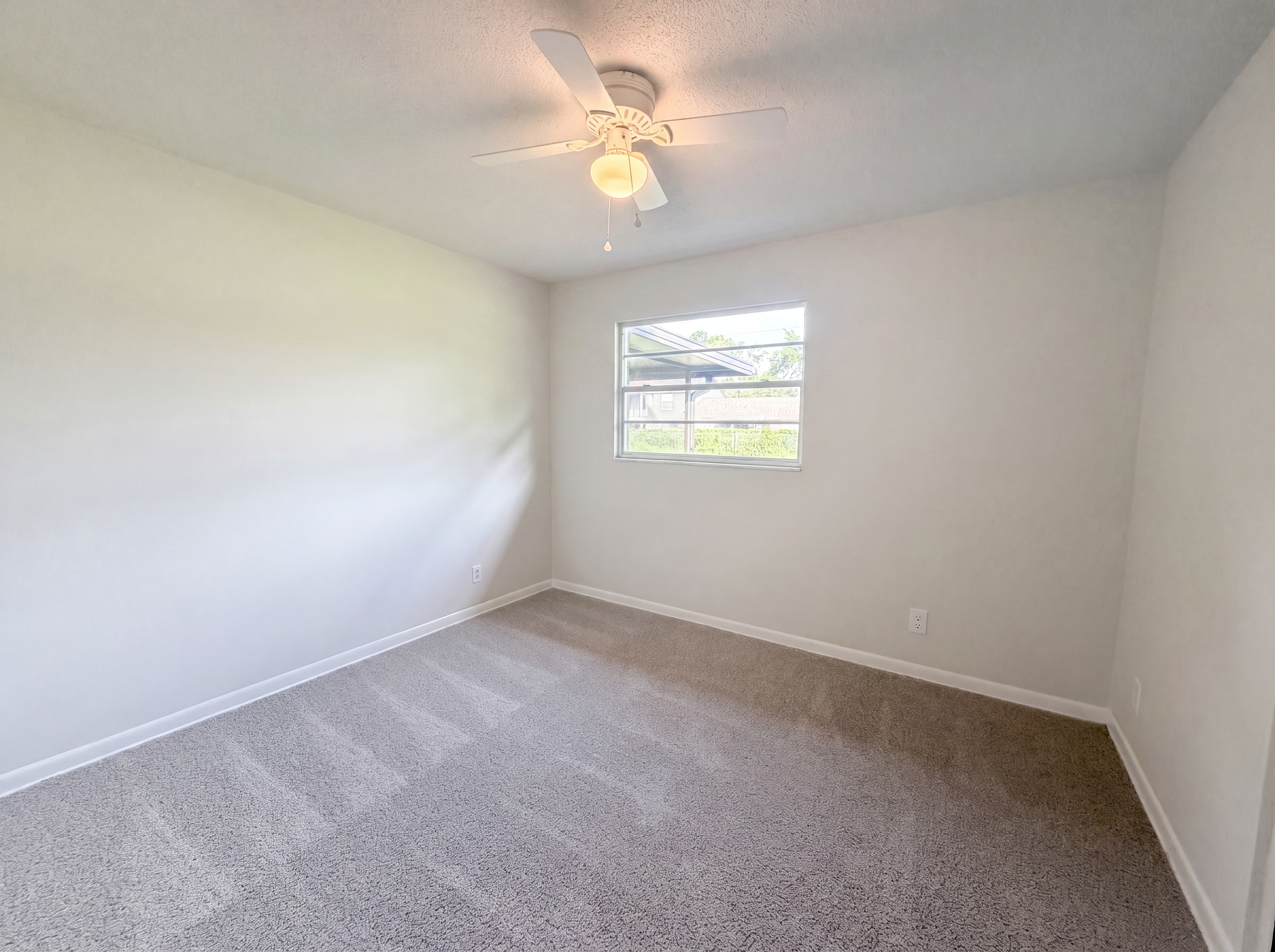 Photo 12 of 17 of 279 Bonnlyn Dr, Orange Park, FL