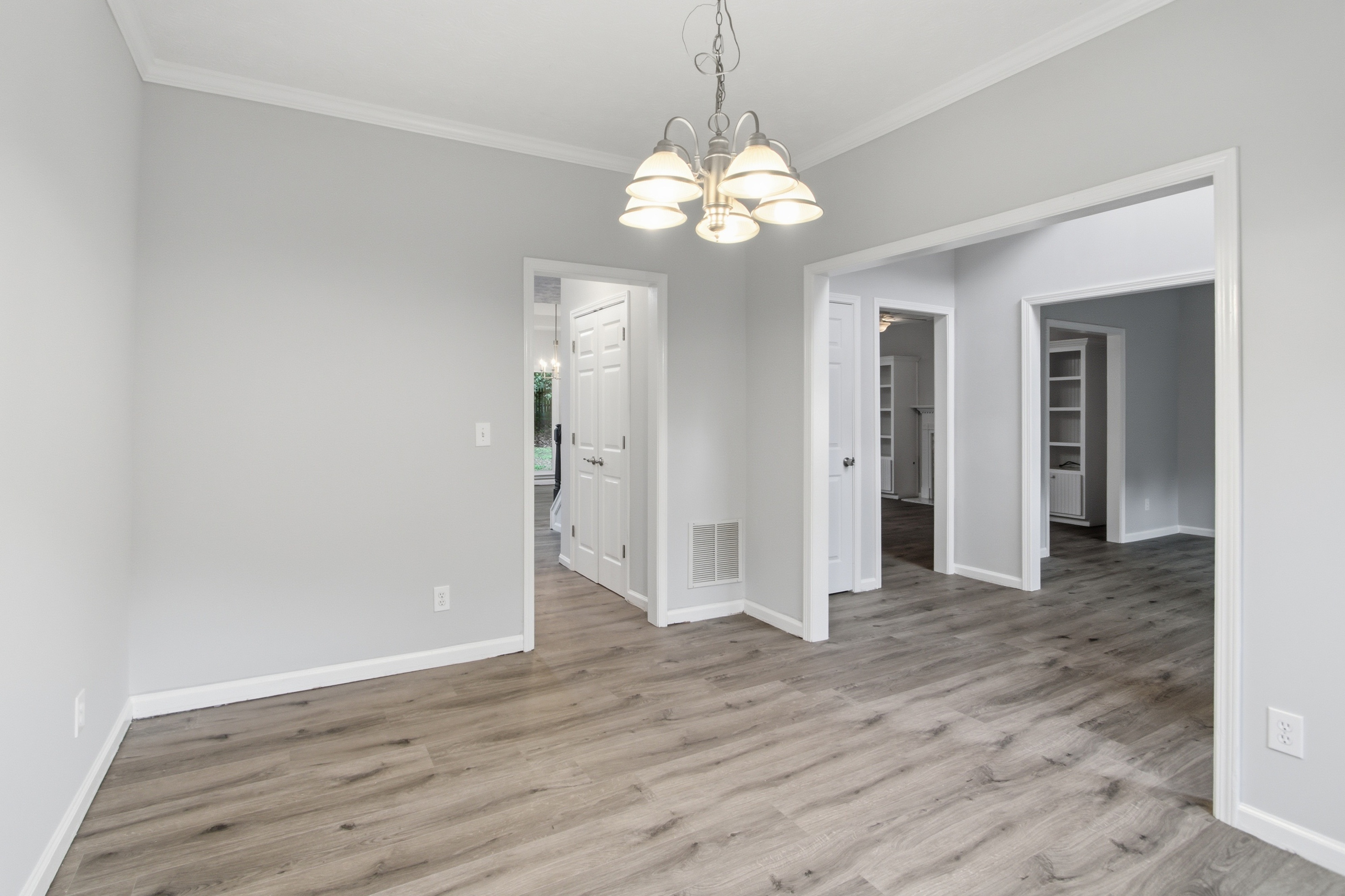 Photo 17 of 37 of 3504 Wellsley Dr, Powder Springs, GA