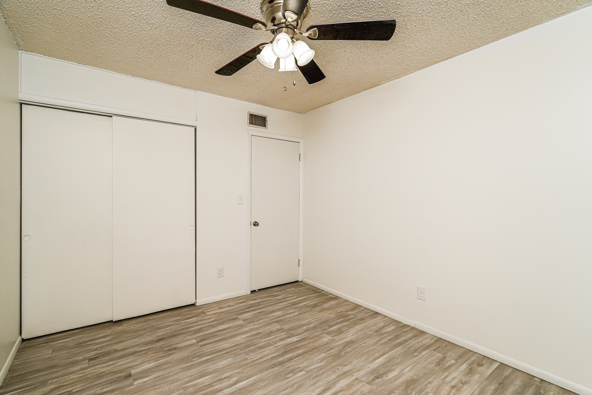 Photo 4 of 21 of 44 S 200th East Ave, Tulsa, OK
