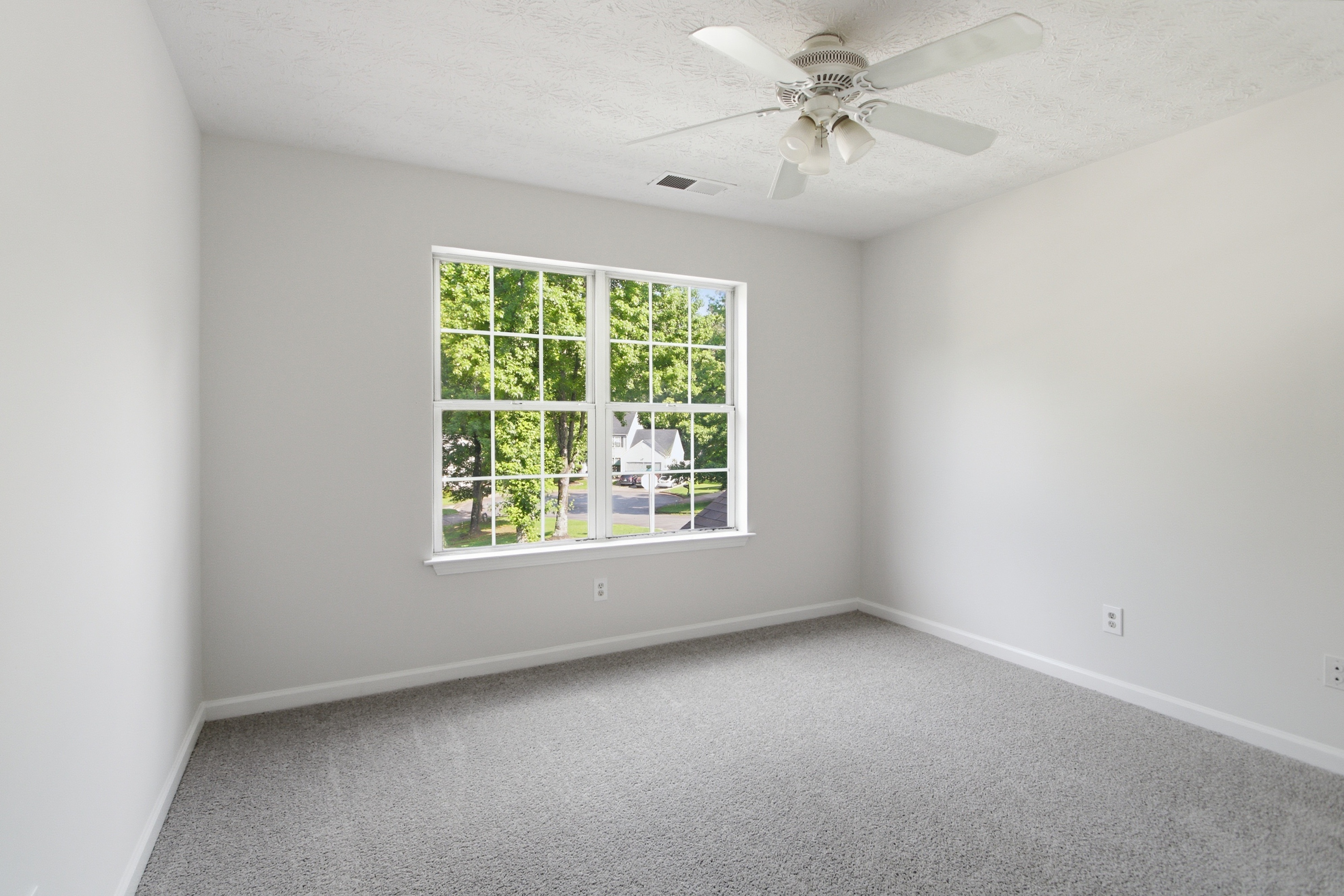 Photo 37 of 55 of 835 Shadow Lake Dr, Lithonia, GA