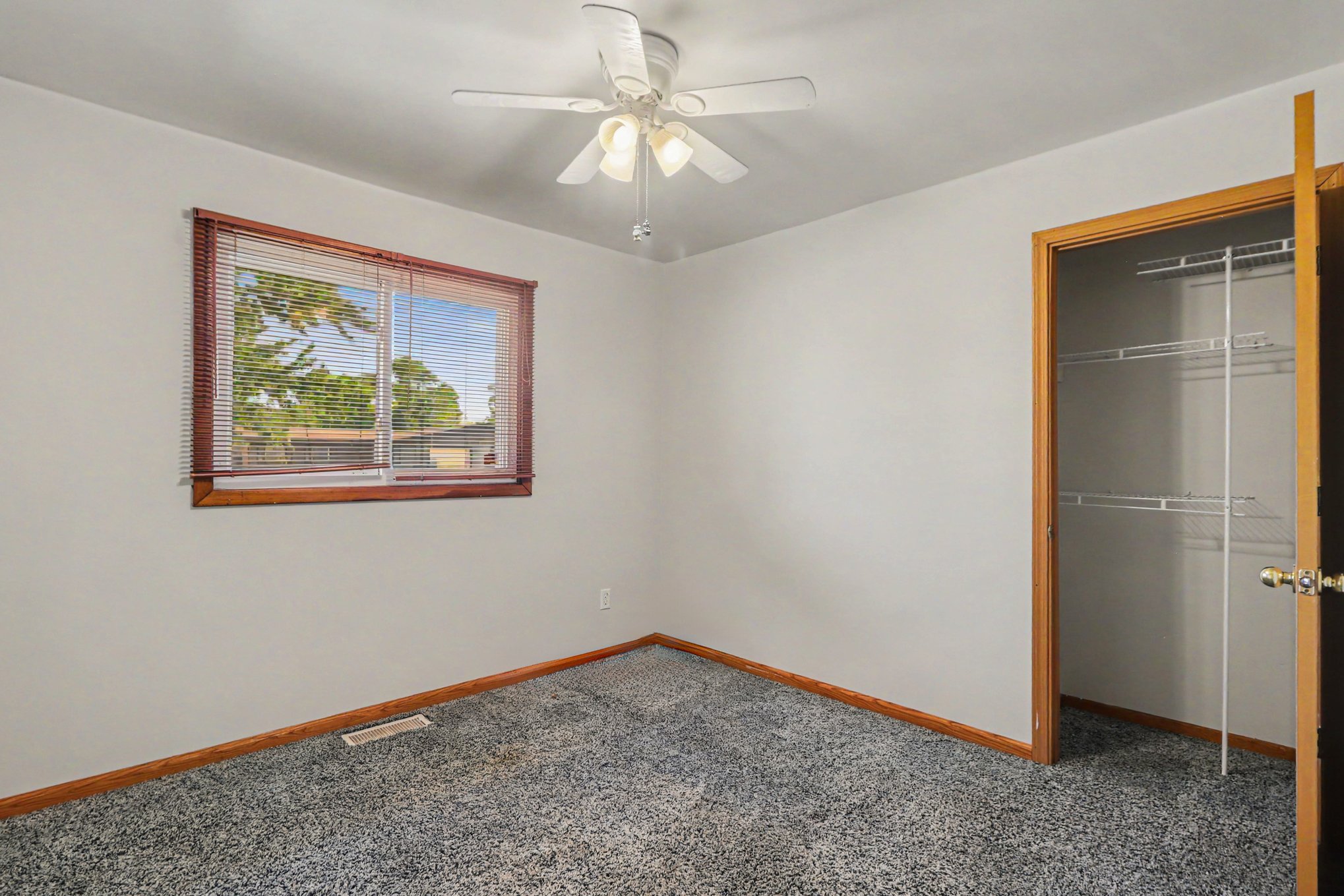 Photo 11 of 16 of 404 Sable Dr, Valparaiso, IN