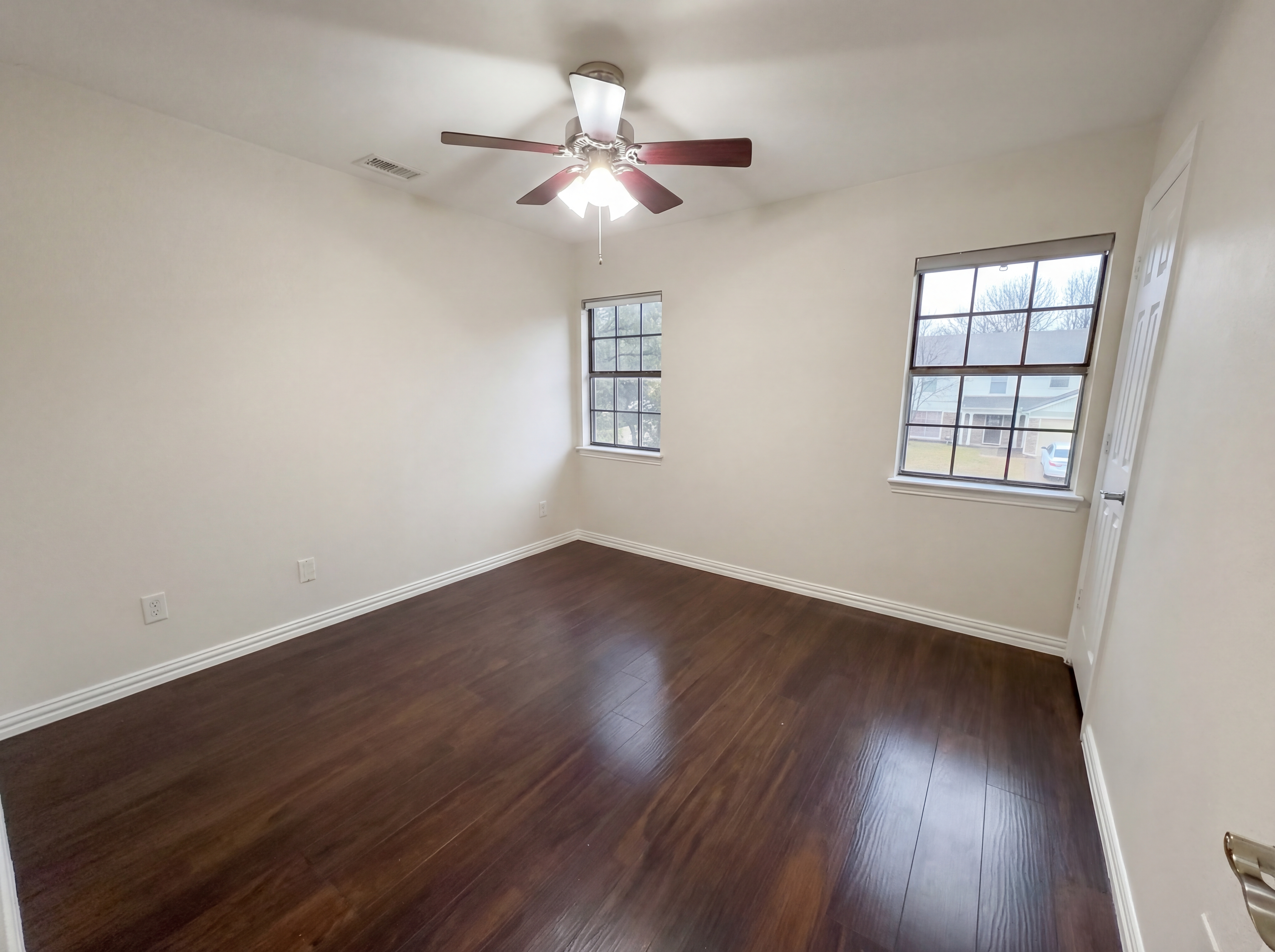 Photo 18 of 31 of 1951 Pin Oak Dr, Flower Mound, TX