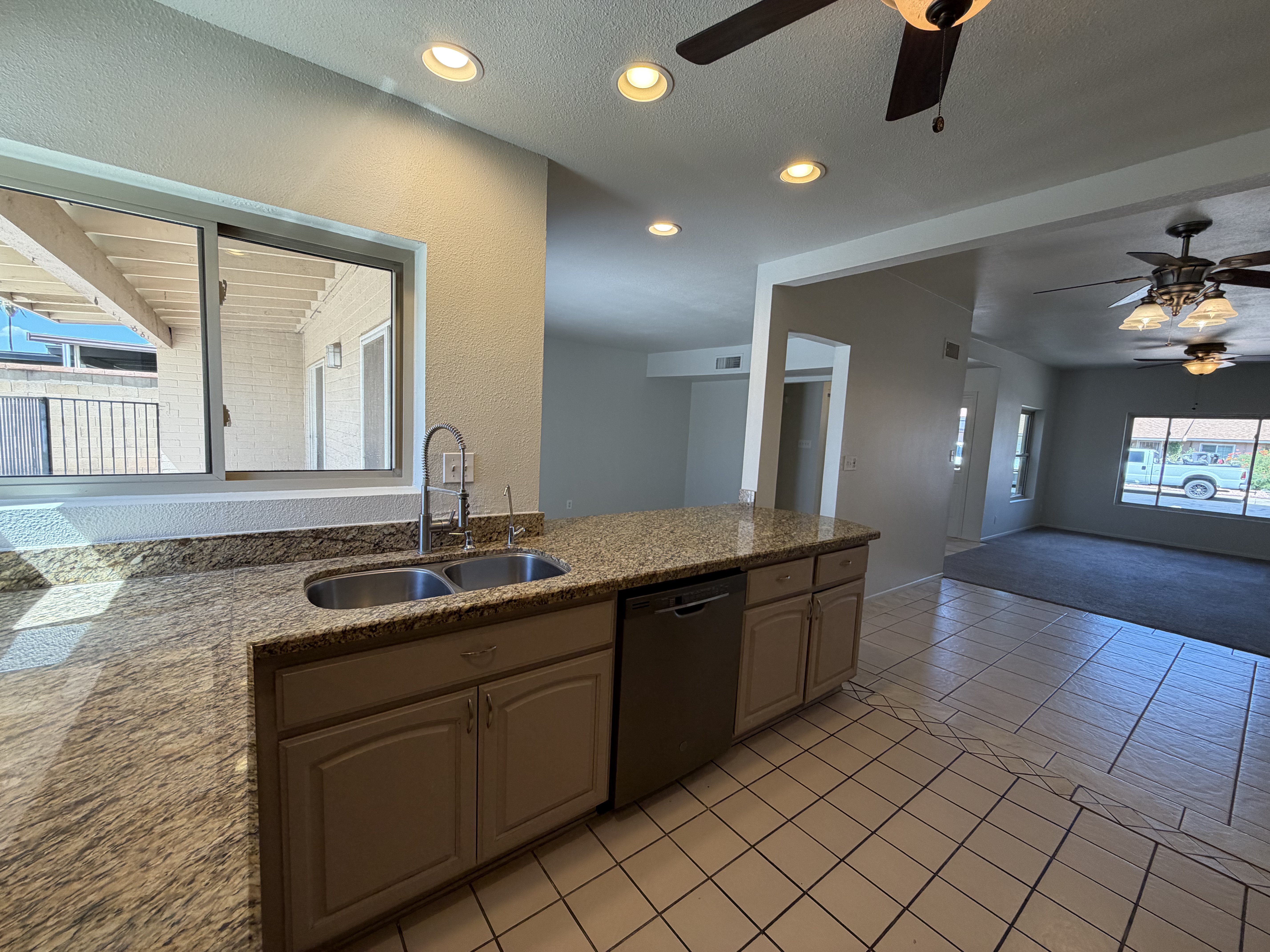 Photo 7 of 21 of 817 W Isabella Ave, Mesa, AZ