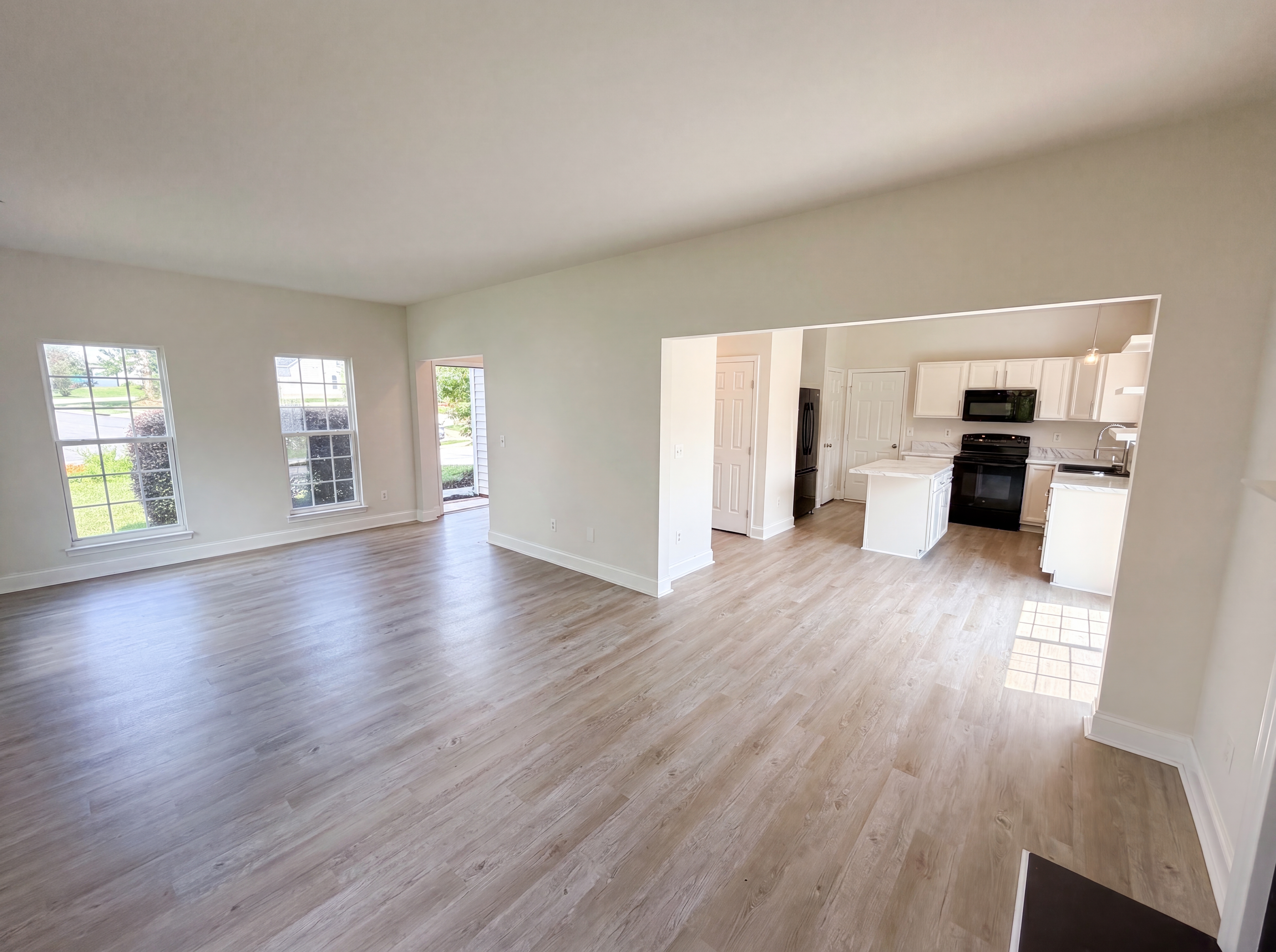 Photo 7 of 25 of 11805 Guildhall Ln, Charlotte, NC