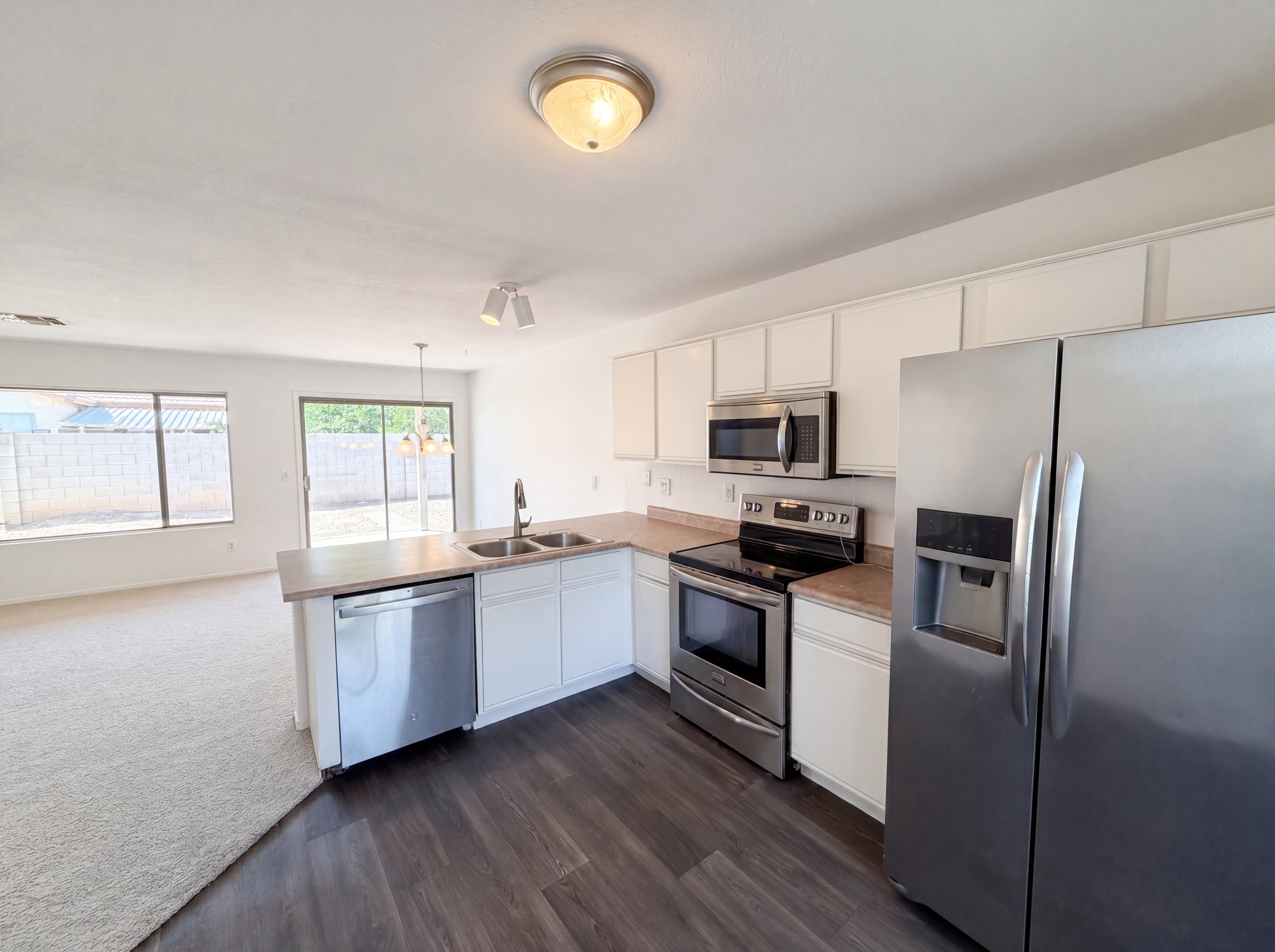Photo 2 of 23 of 727 E Mahoney Cir, Buckeye, AZ