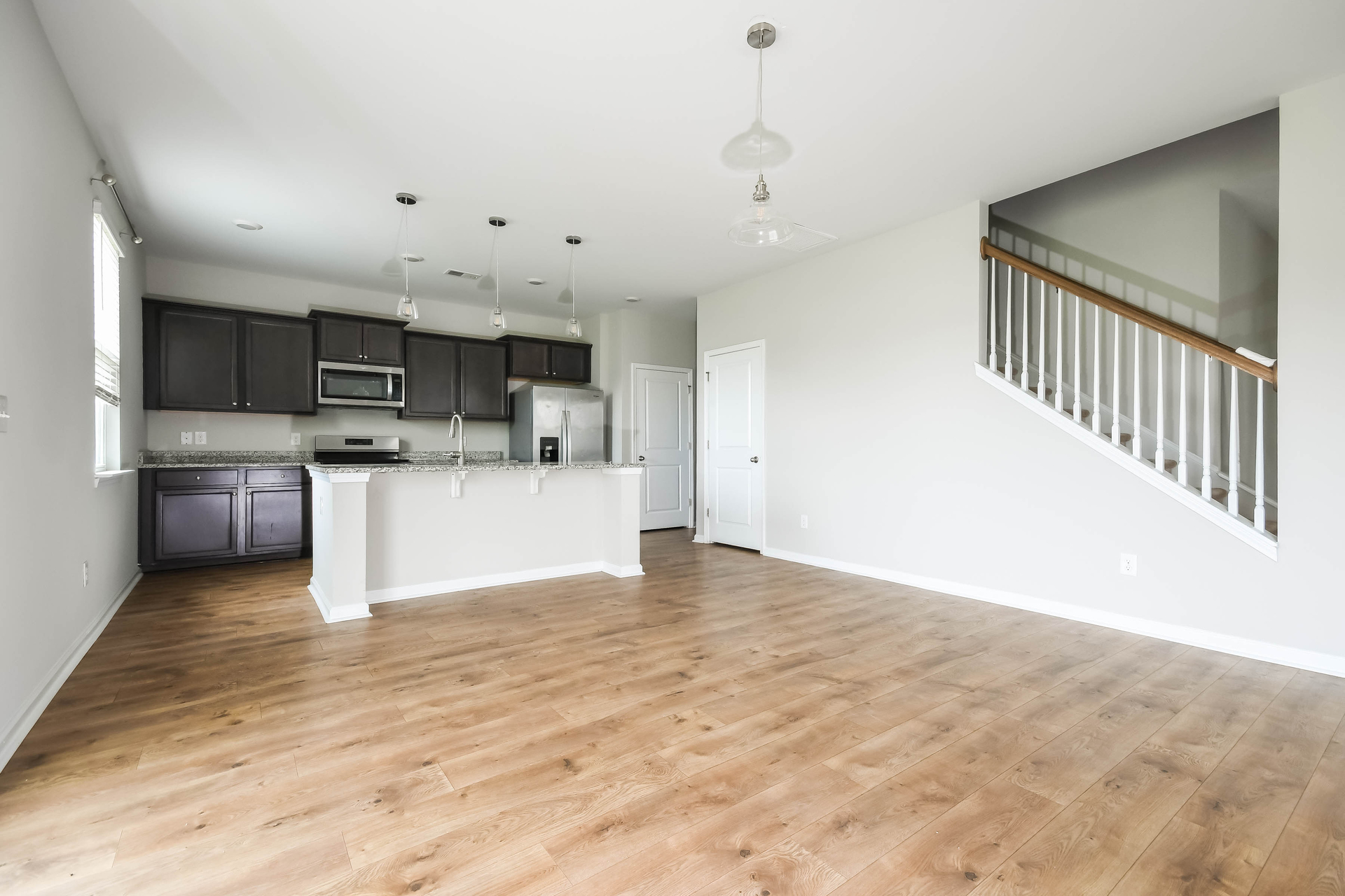 Photo 6 of 18 of 402 Bering Ln, Summerville, SC