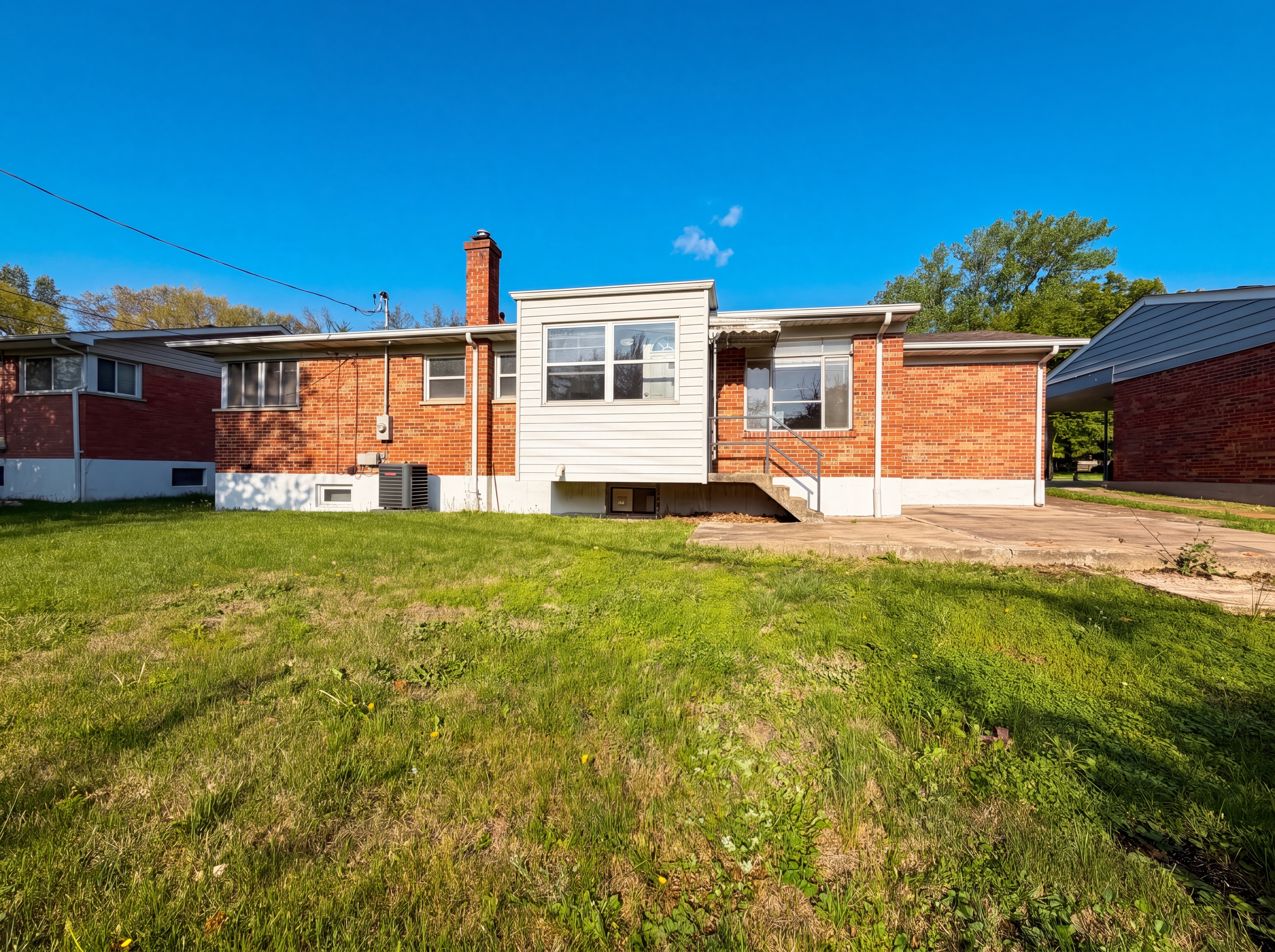 Photo 5 of 18 of 1136 Burch Ln, Saint Louis, MO