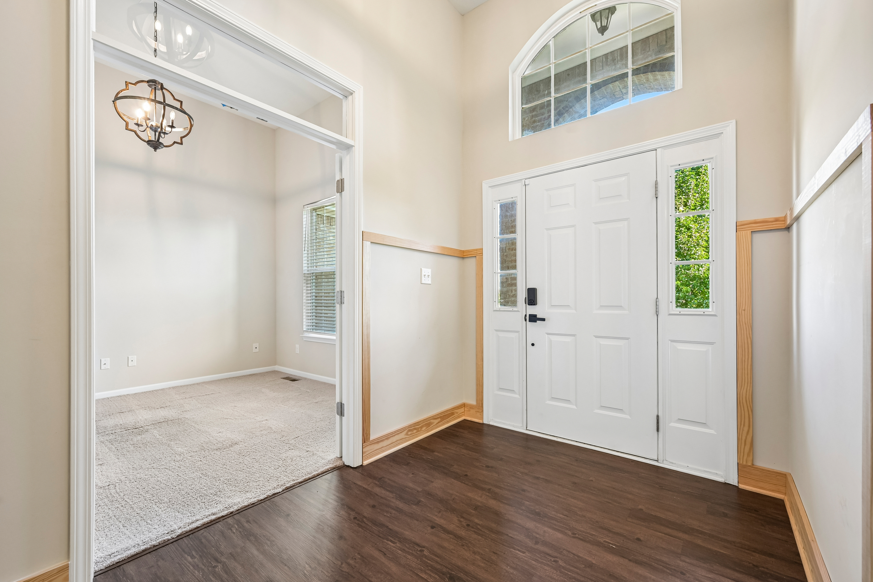 Photo 16 of 44 of 21323 Wharfdale Dr, Noblesville, IN