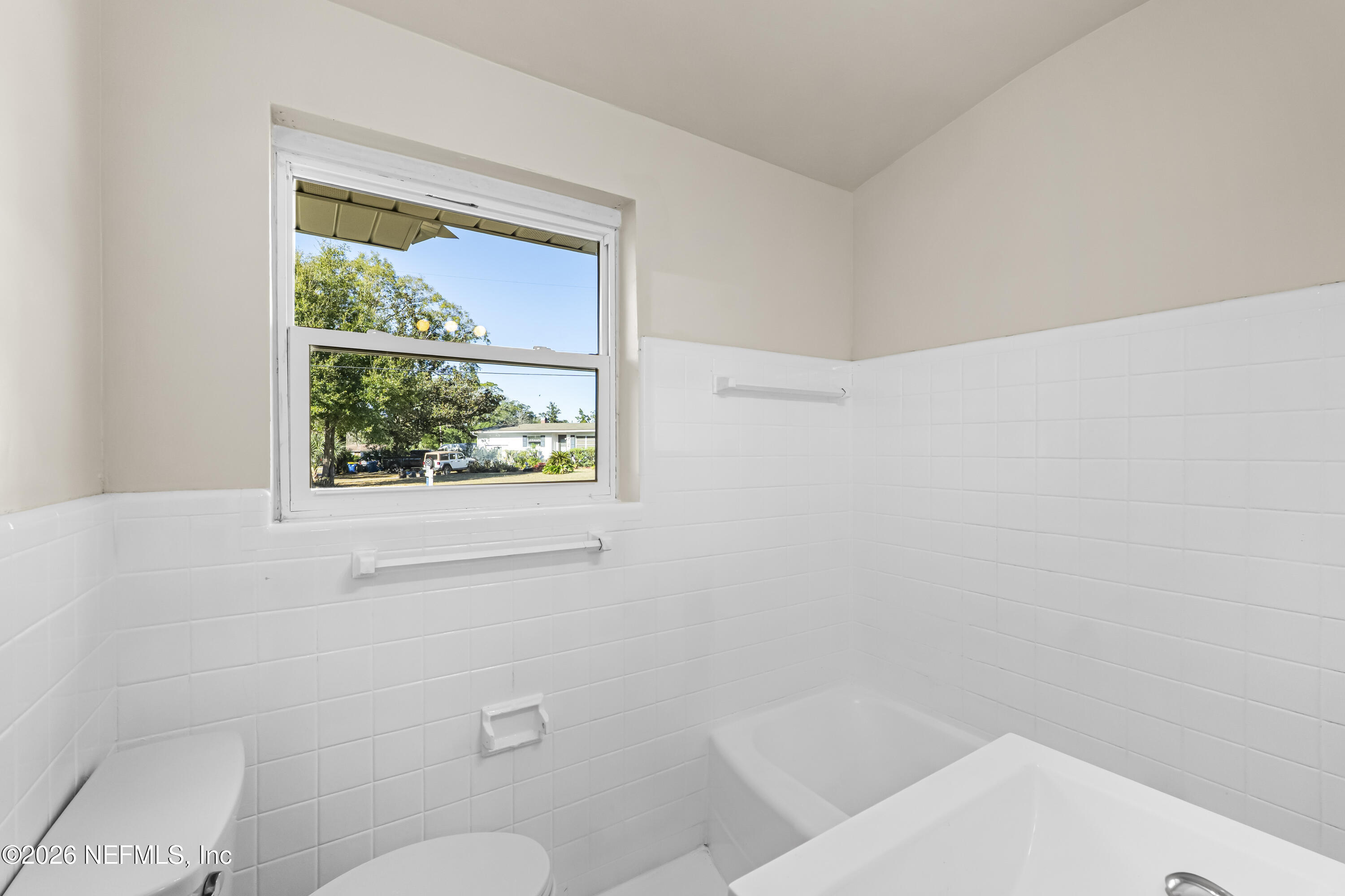 Photo 11 of 30 of 8308 Manavista St, Jacksonville, FL
