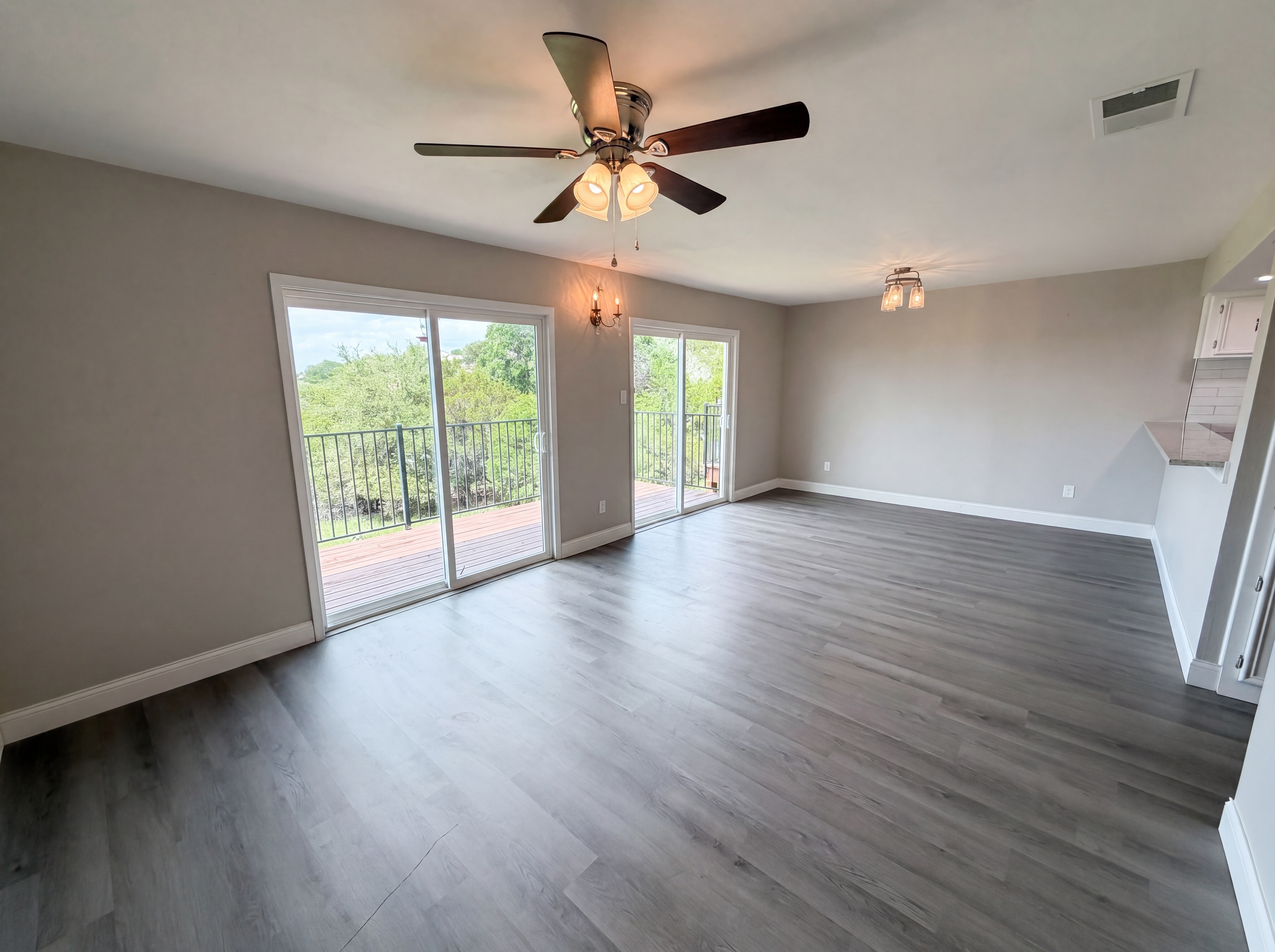 Photo 9 of 19 of 3216 Poe Cv, Lago Vista, TX