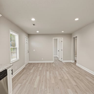 Property photo 3 of 1620 Eastland Rd SE