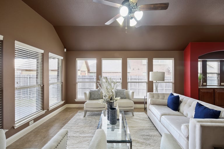 Photo 12 of 33 - 6605 Thistle Wood Dr, Midlothian, TX 76065