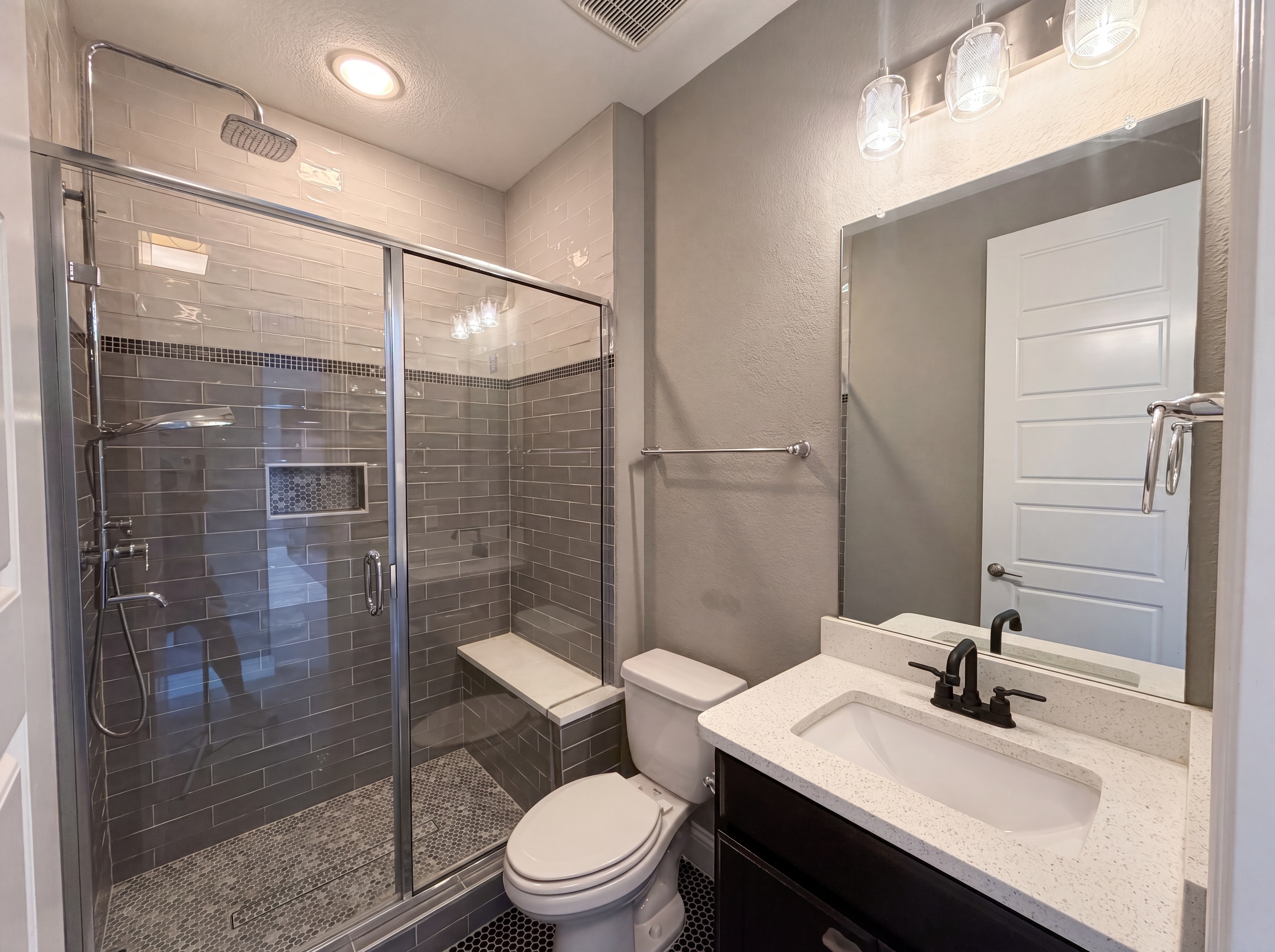 Photo 9 of 42 of 7221 Durand Dr, Irving, TX