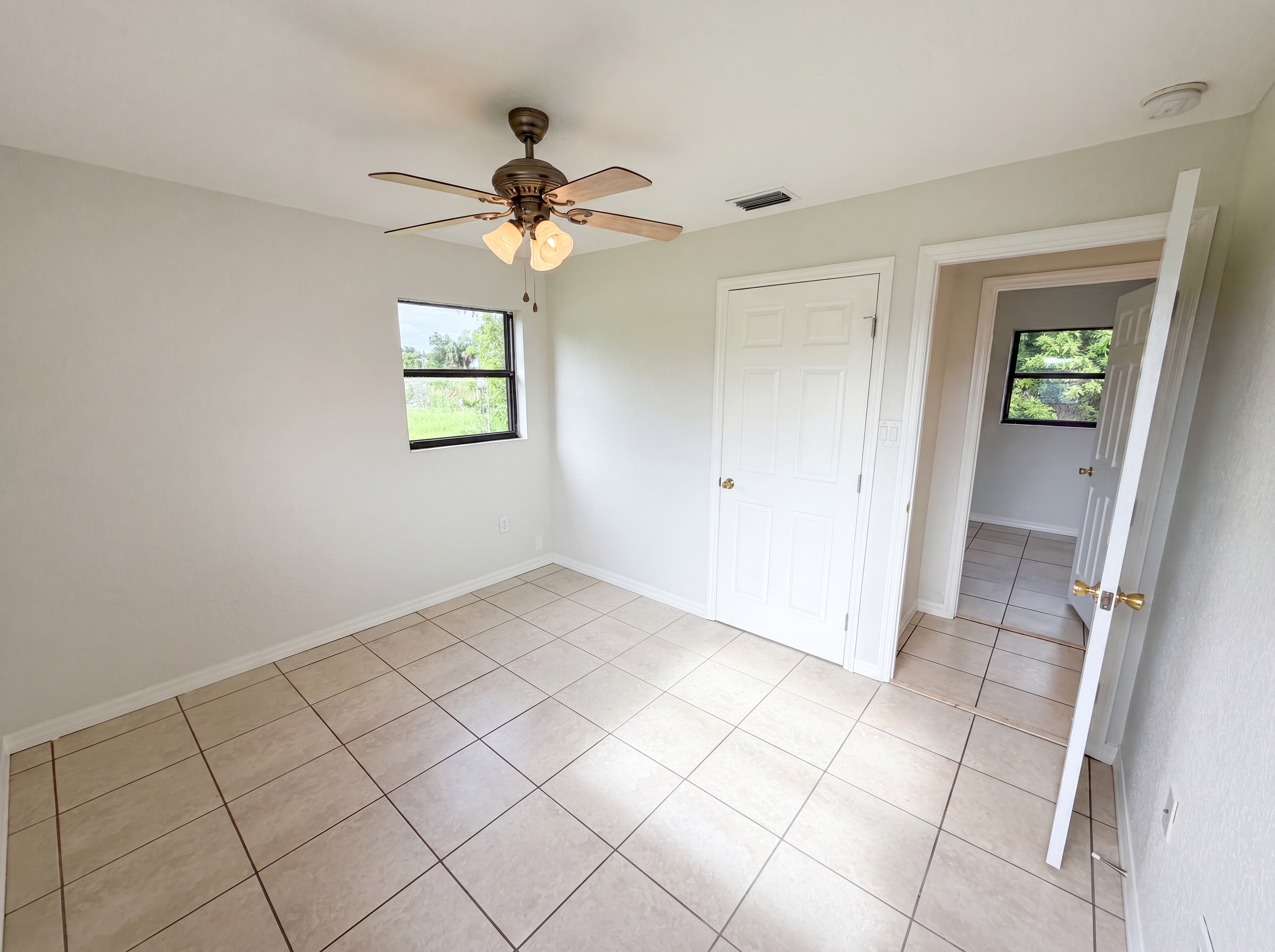 Photo 15 of 26 of 2535 Stratford Dr, Cocoa, FL