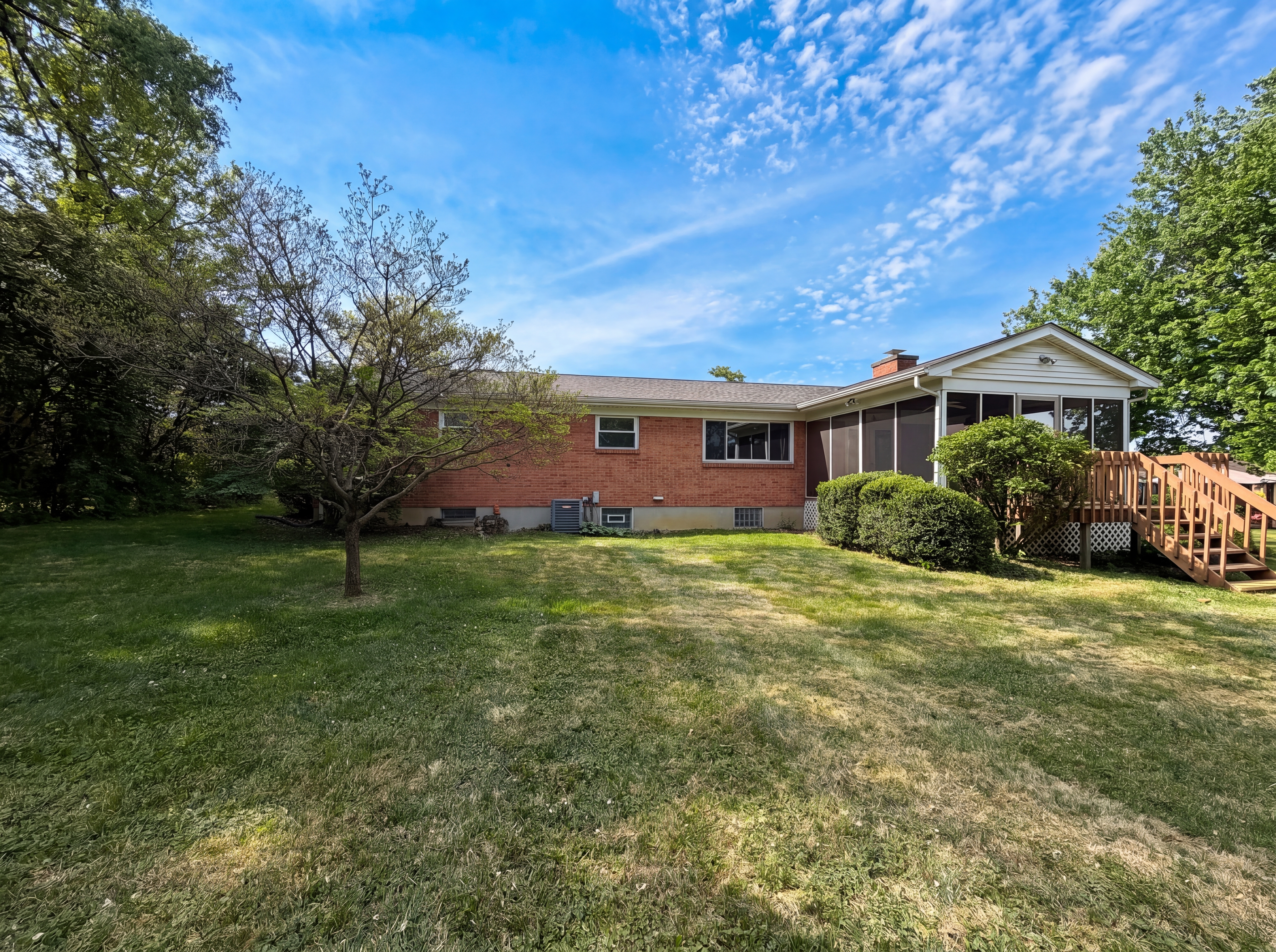 Photo 19 of 22 of 2086 Resor Rd, Fairfield, OH