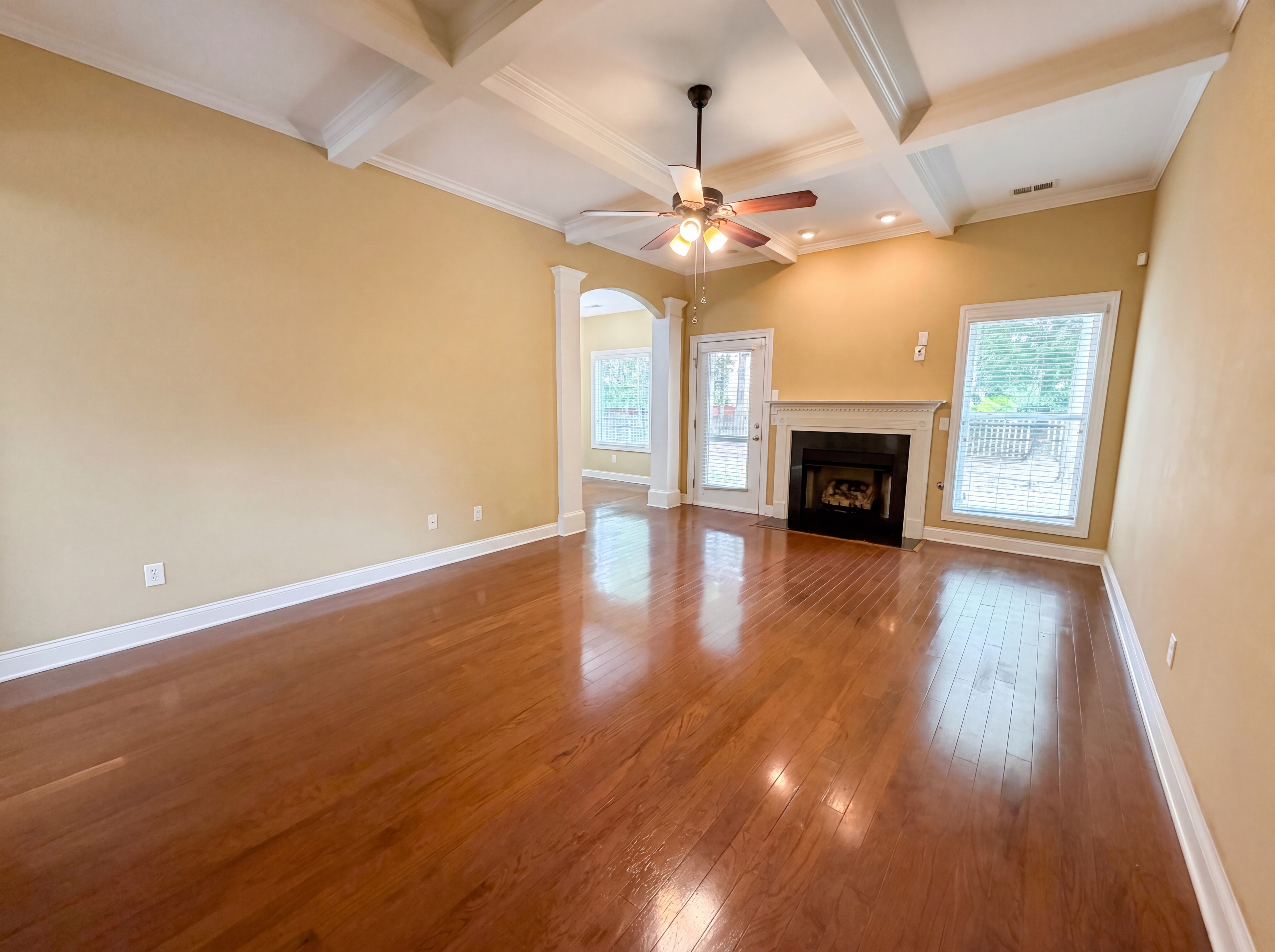 Photo 3 of 32 of 1151 Ashland Dr, Columbia, SC
