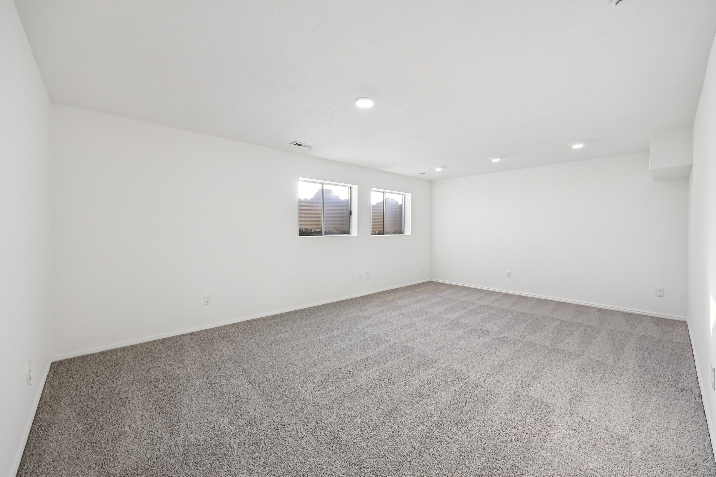 Photo 26 of 40 of 3020 W Rosa Vista Dr, Taylorsville, UT