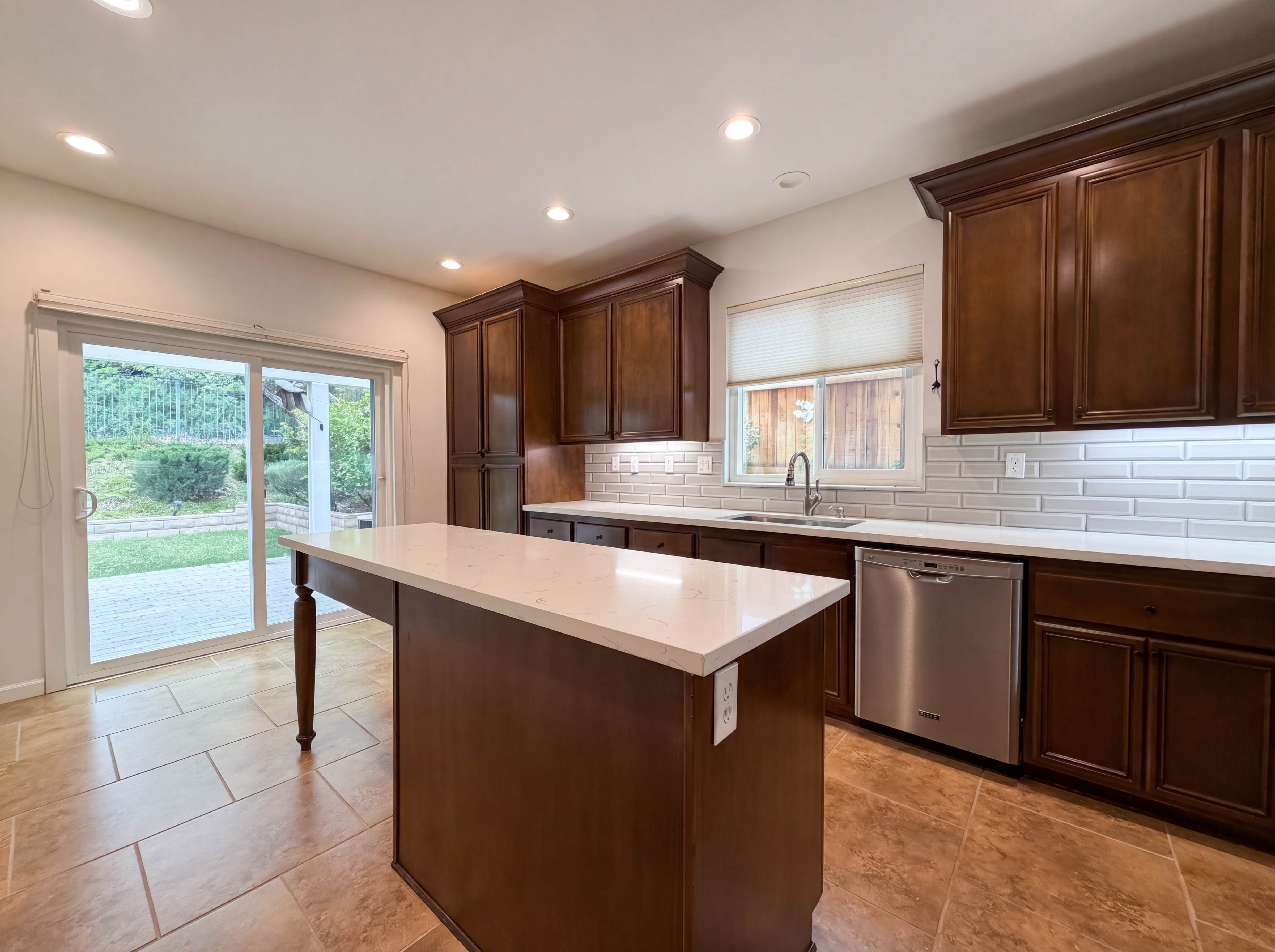 Photo 7 of 28 of 28441 Silverking Trl, Santa Clarita, CA