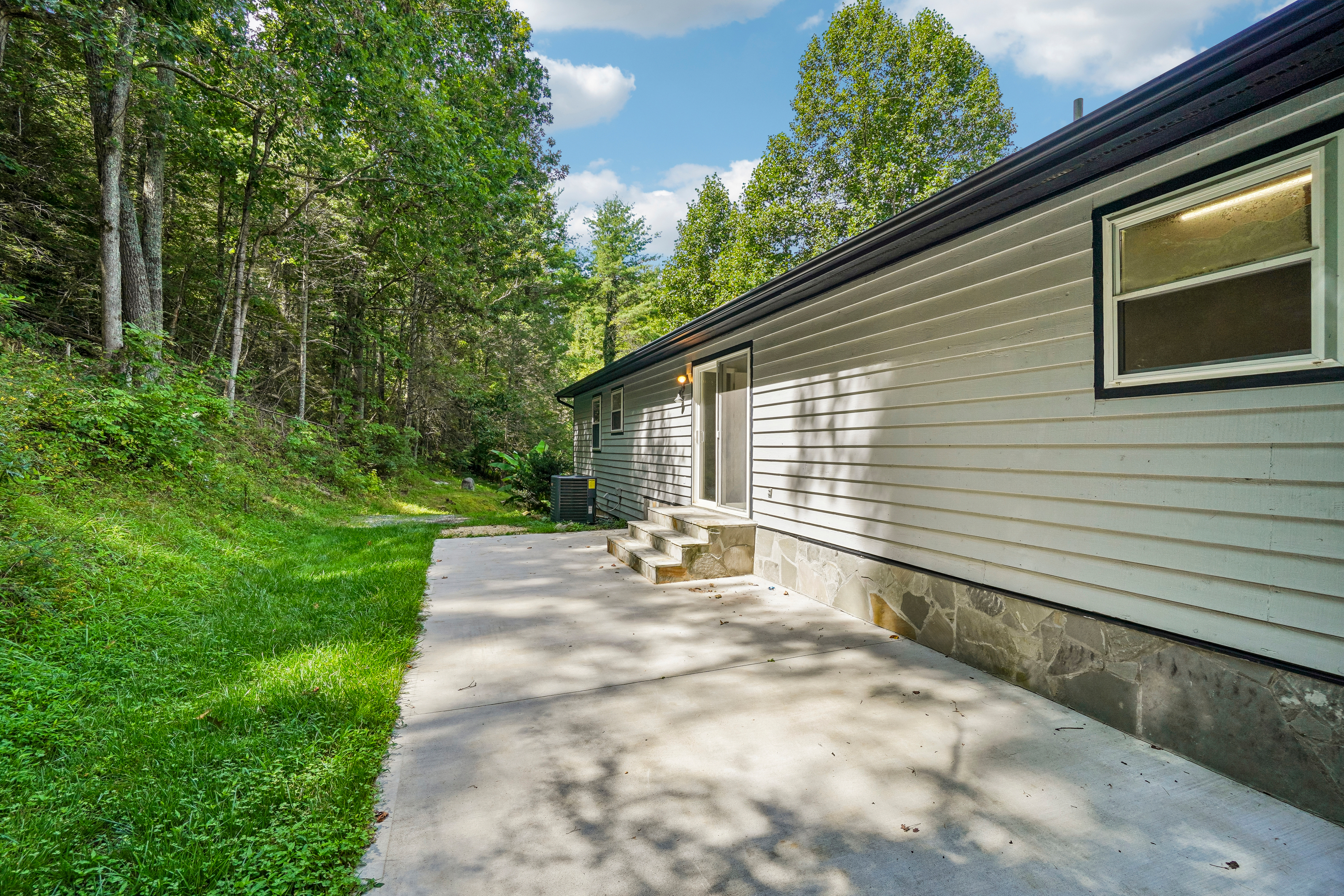 Photo 43 of 46 of 19 Jupiter Hts, Weaverville, NC