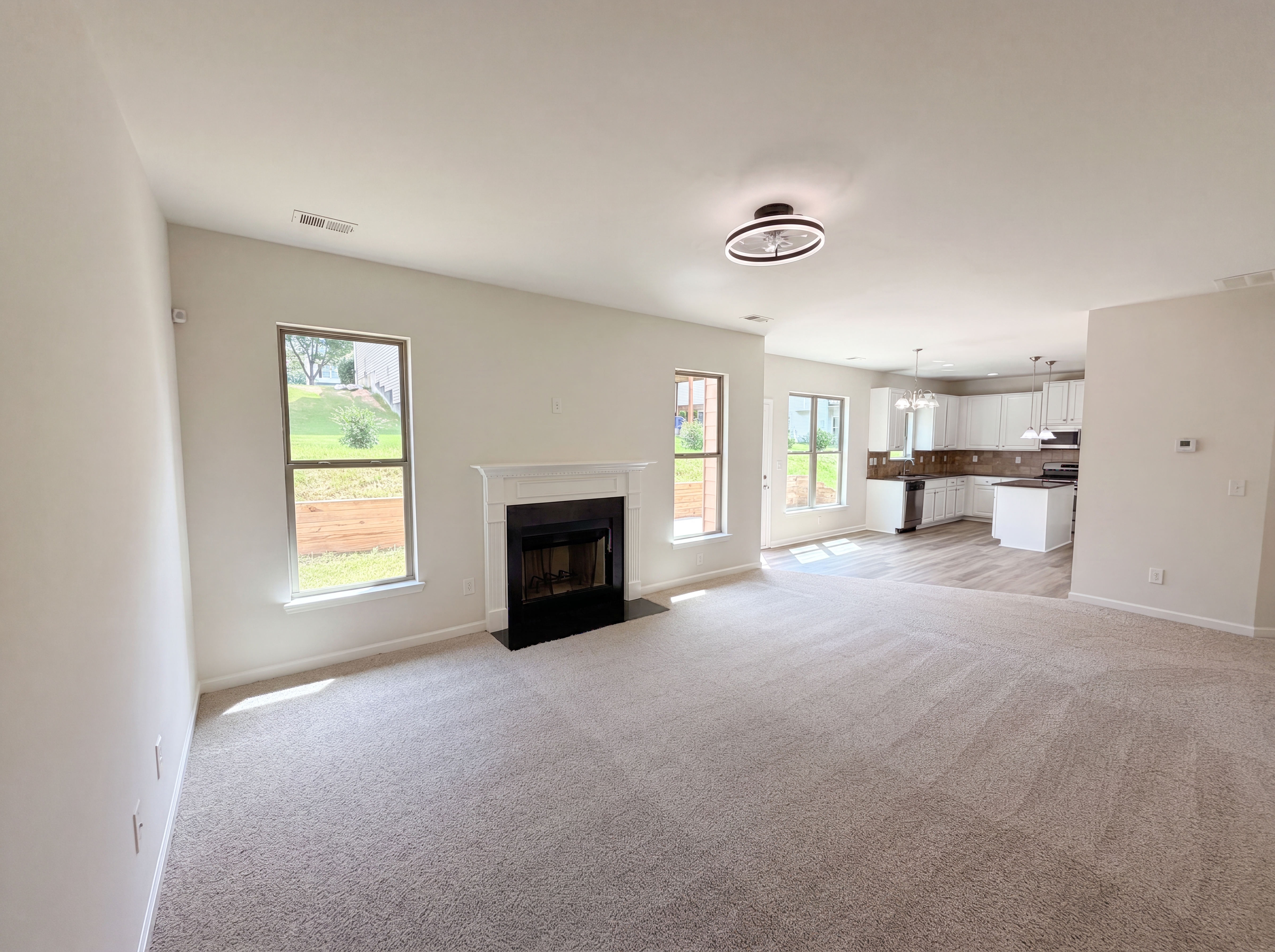 Photo 3 of 27 of 4440 Prather Son Dr, Loganville, GA