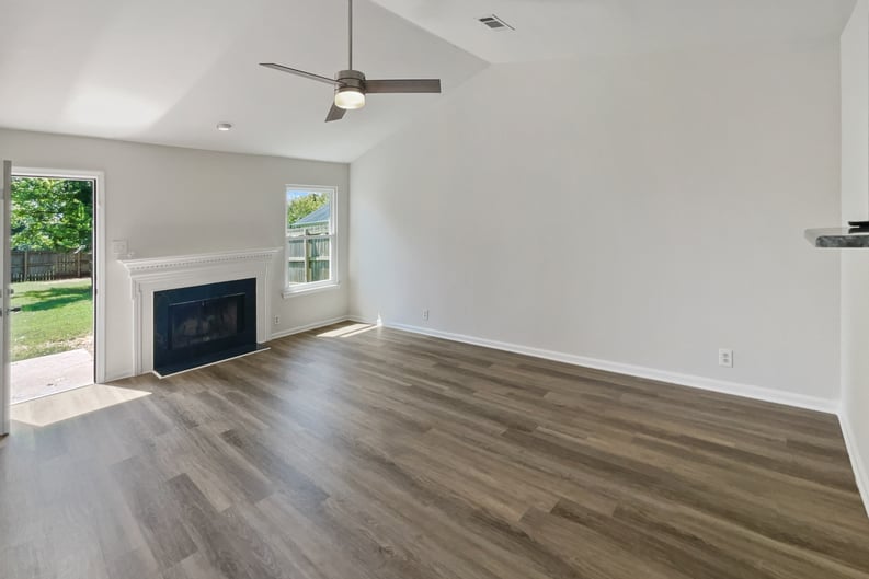 Property photo 3 of 7513 W Winchester Dr