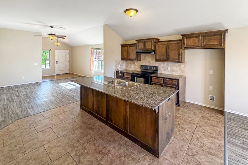 Property photo 2 of 1416 NW 129th Ter